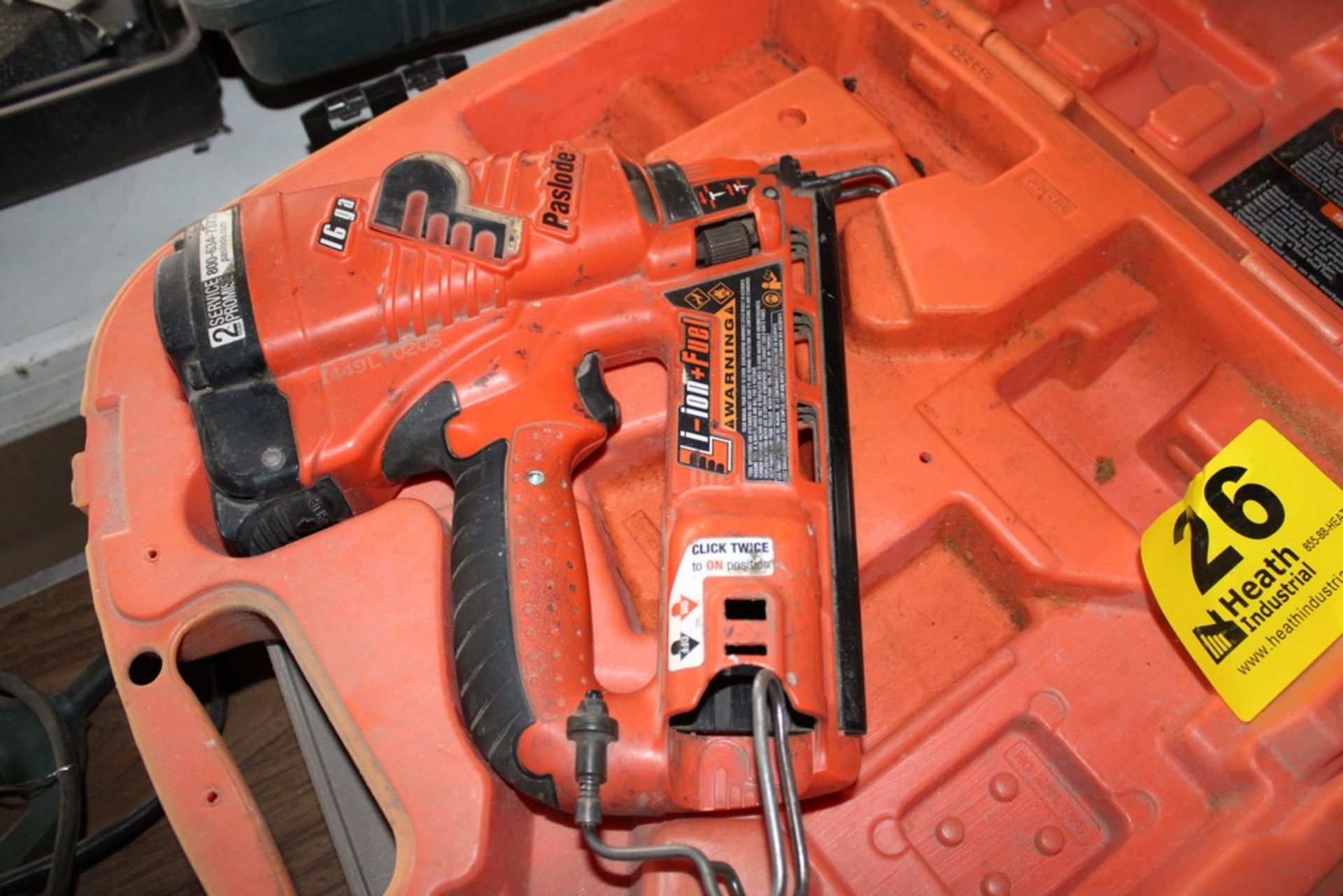 PASLODE 16GA. LI-ION + FUEL NAIL GUN WITH CASE