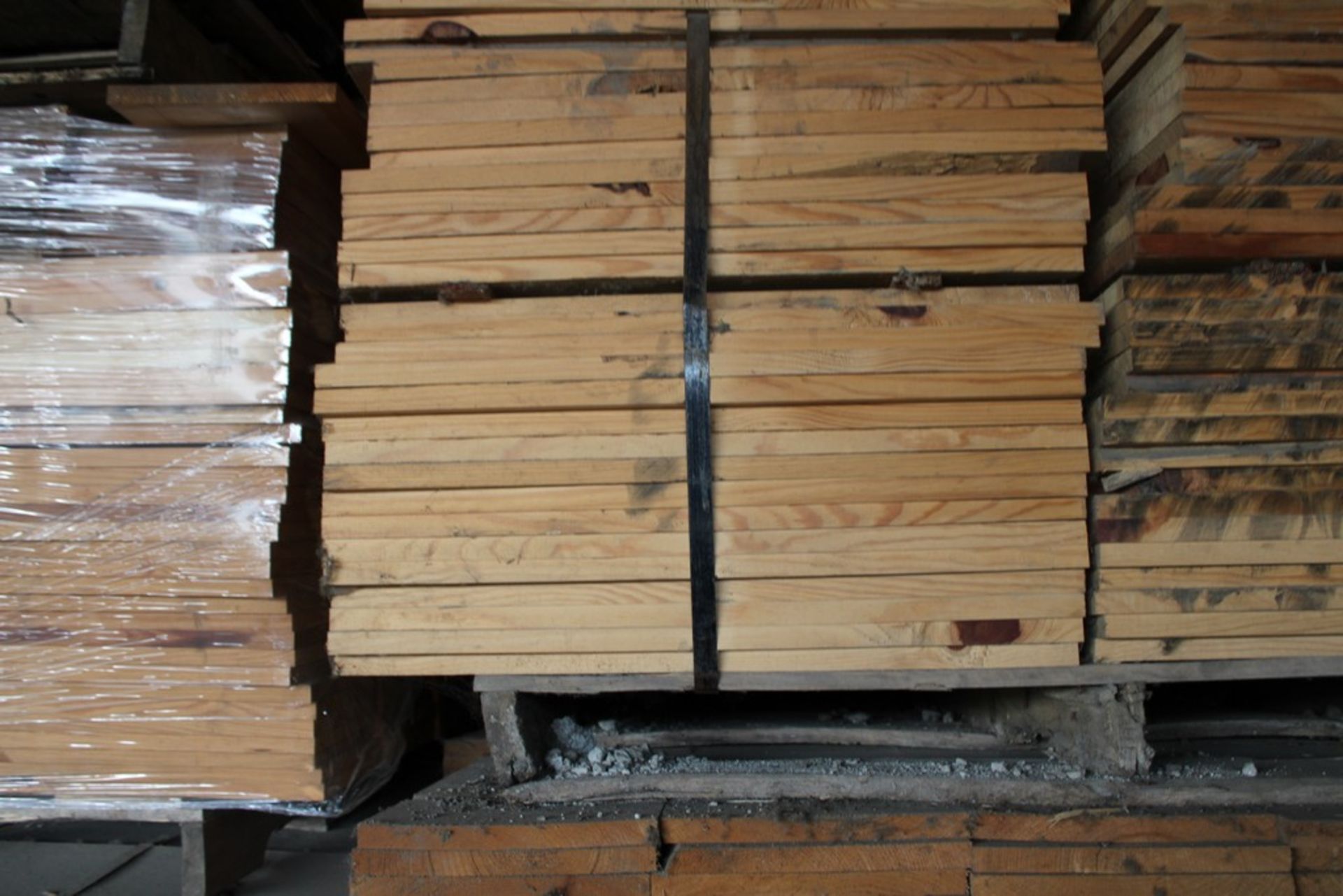 LARGE QUANTITY OF 9" X 24" PINE BOARDS IN STACK - Image 2 of 2