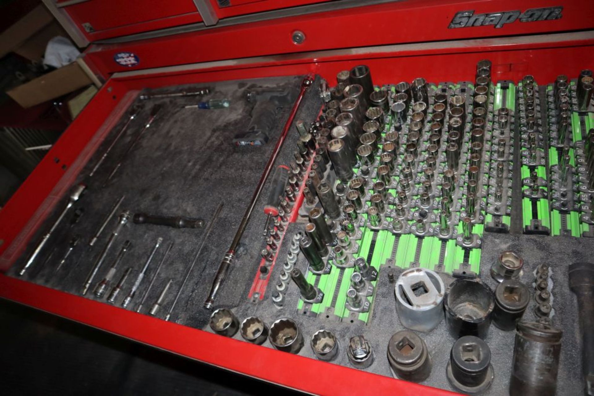Snap-On tool chest on wheels w/ tools. - Image 8 of 14