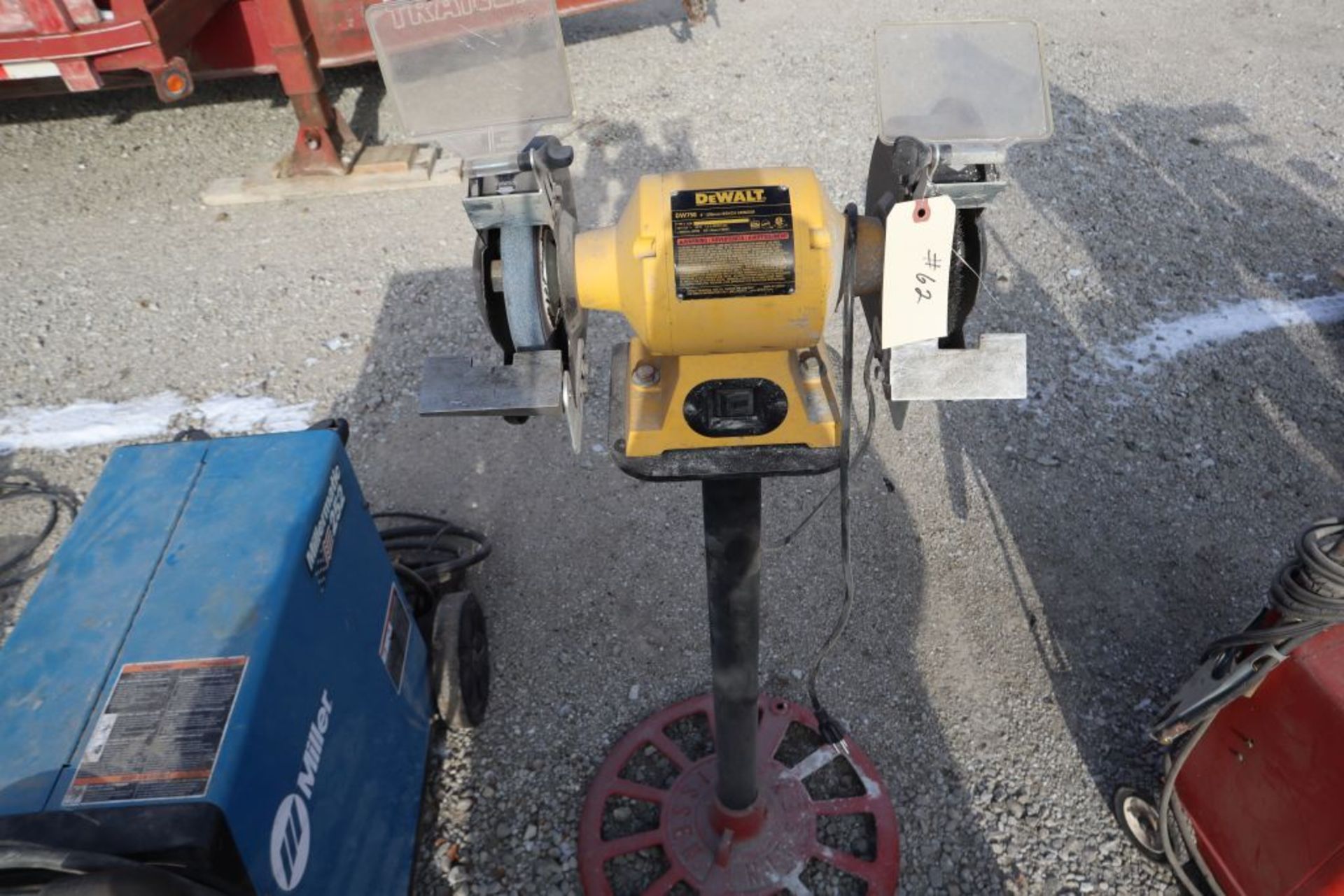 DeWalt bench grinder model DW758.