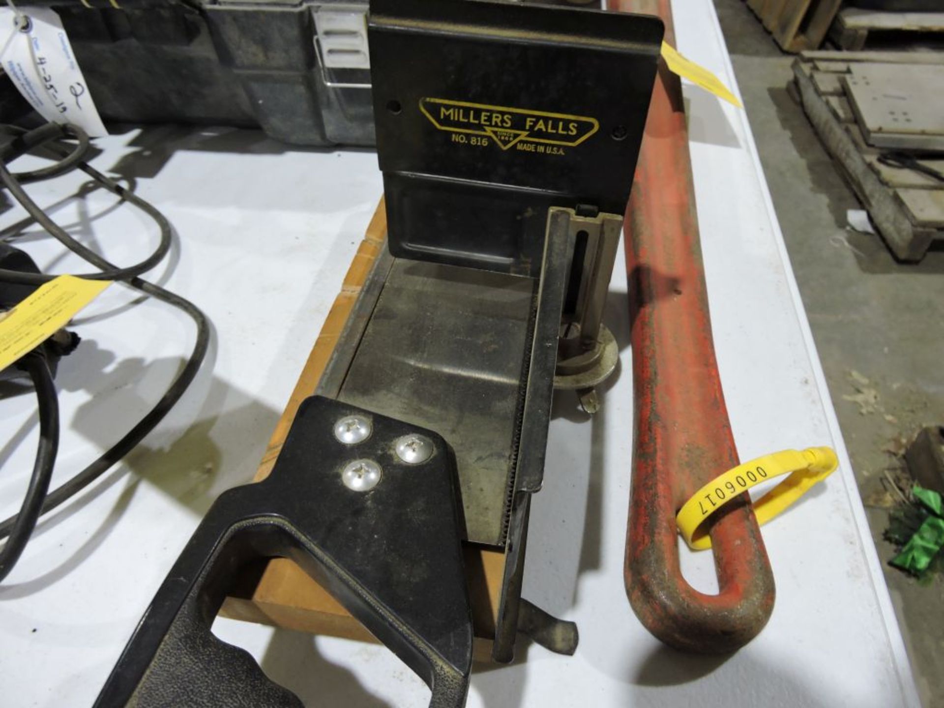 Millers Falls #816 mitre box w/saw. - Image 2 of 2