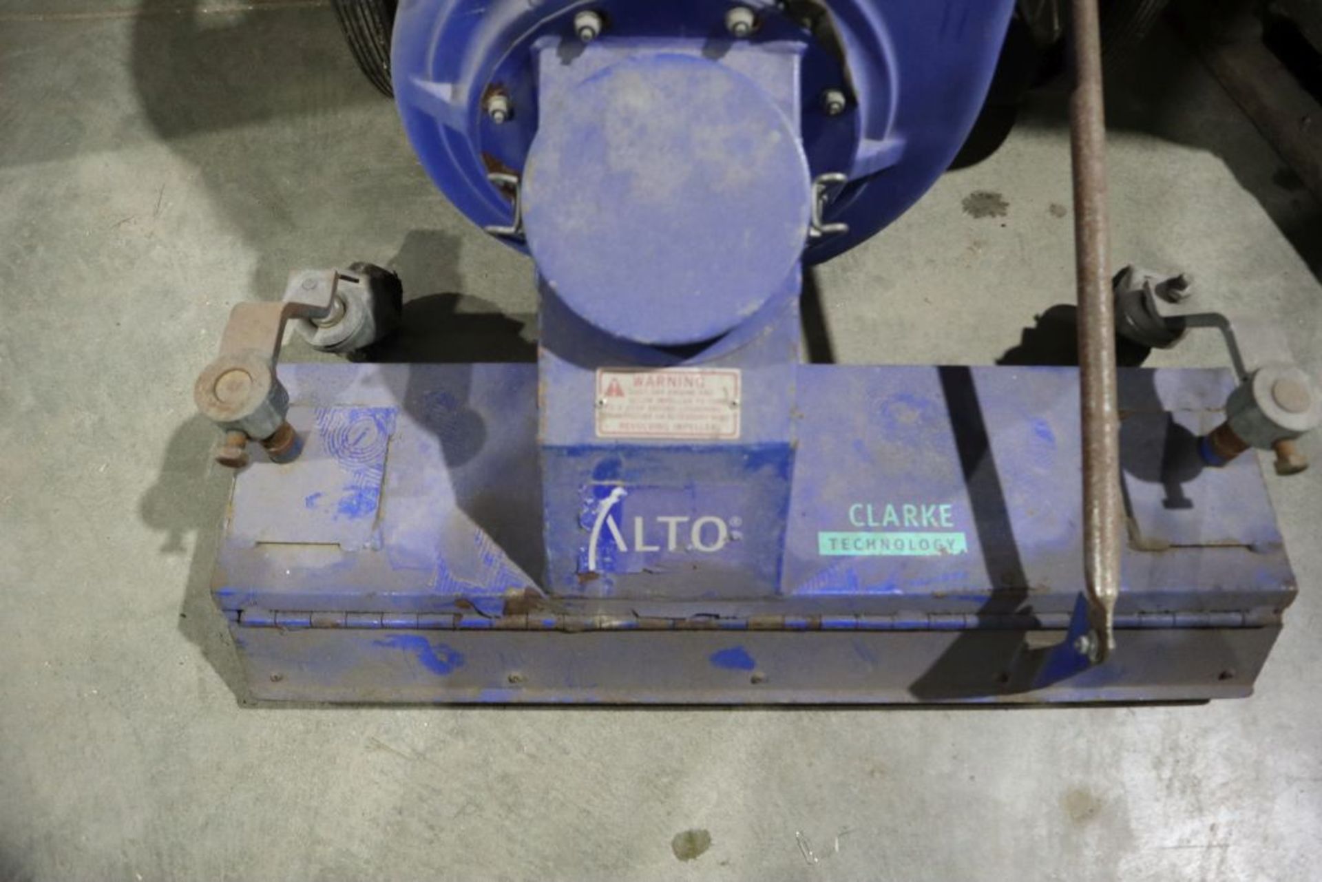 Clarke Alto Gas Powerd Vacuum Cart. - Image 2 of 7