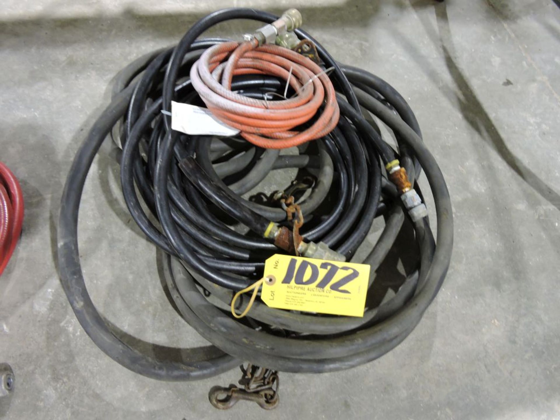 Hydraulic hose, gas hose. (apprx. 2).