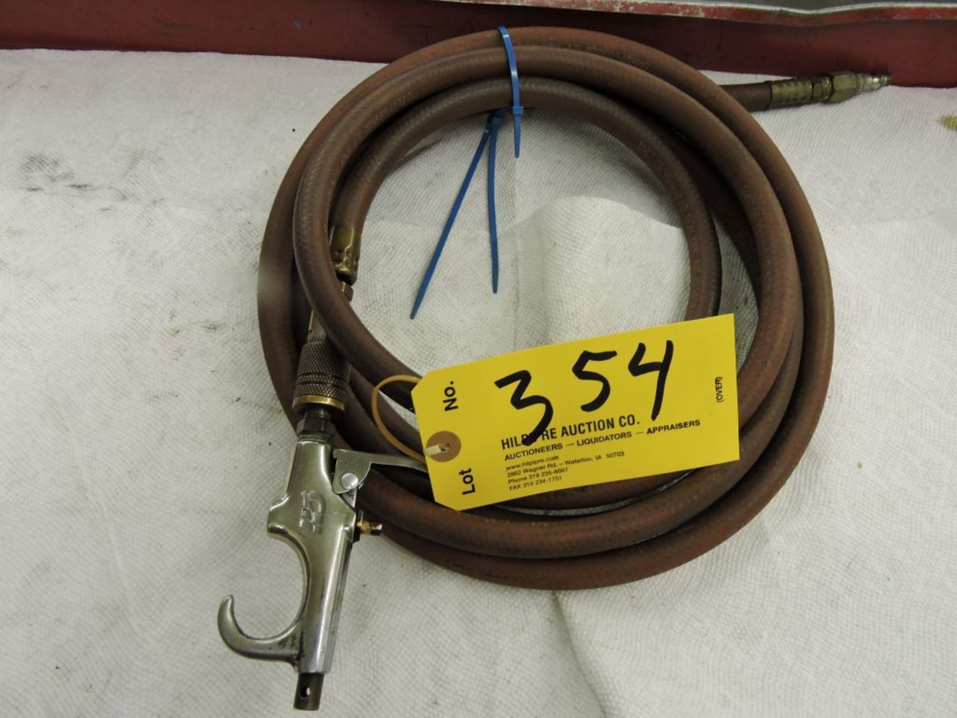 Air hose, w/nozzle.