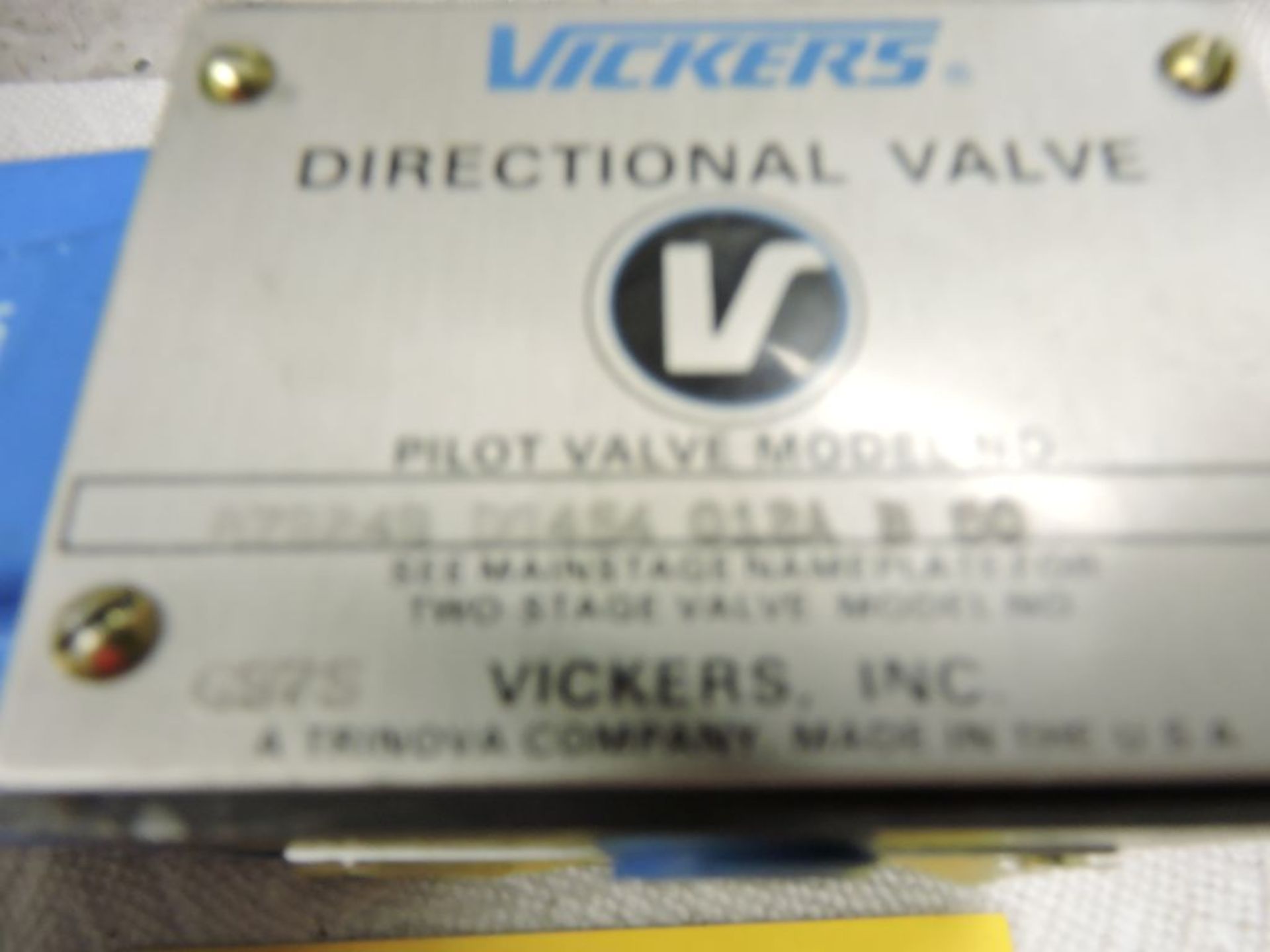 Vickers Directional valve: 879249D6454012ab60. - Image 3 of 3