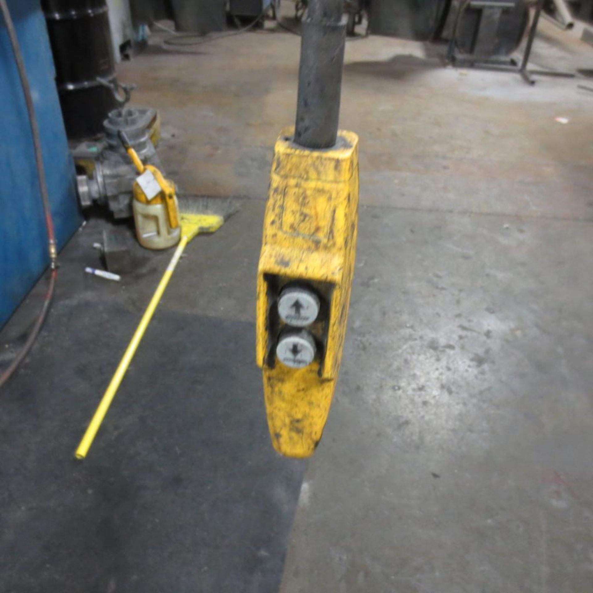 Abell Howe 1/2 Ton Jib With Budgit 1/2 Ton Electric Hoist - Image 4 of 5