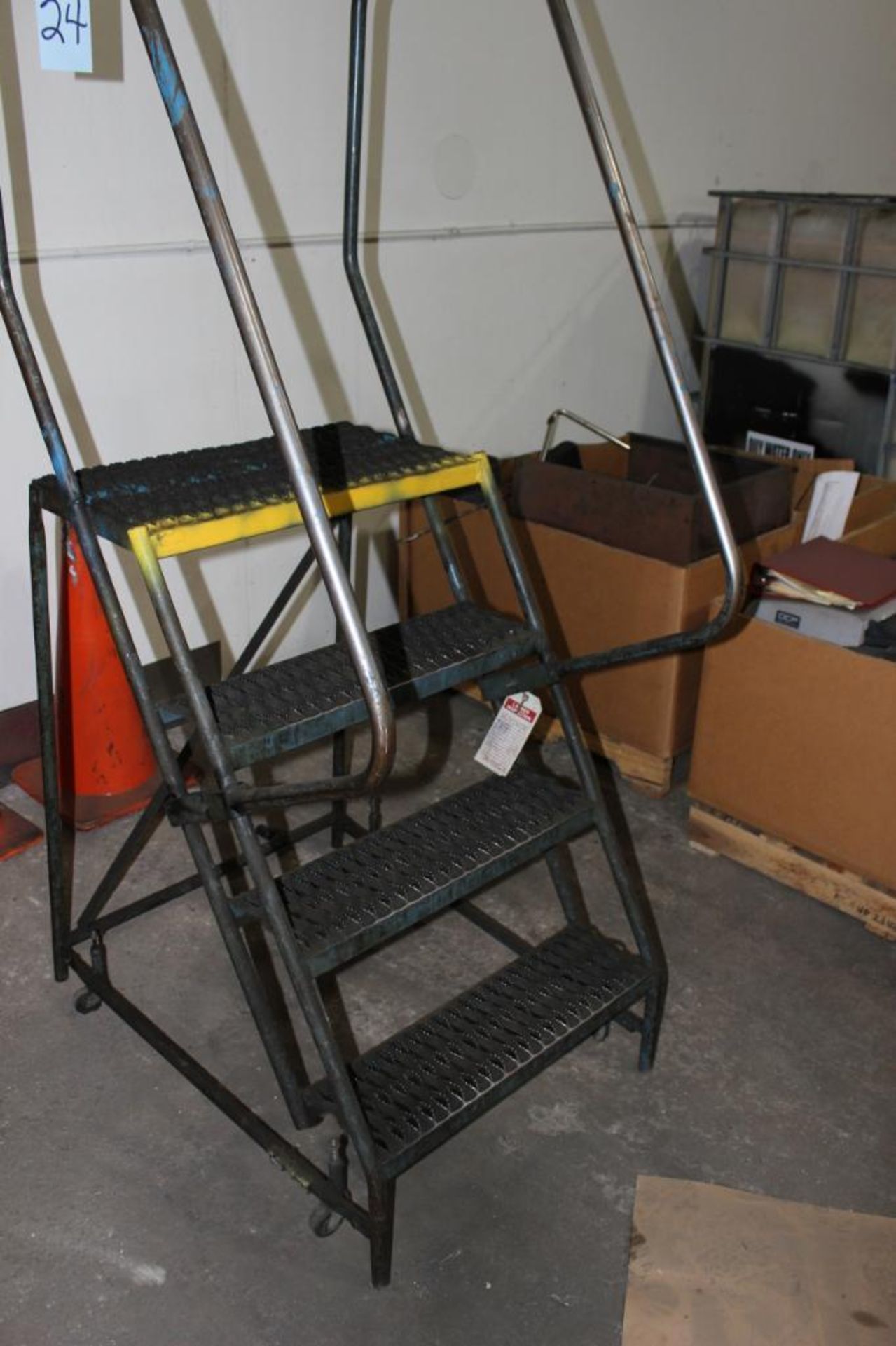 4-Step Portable Stairs approx. 40"x24" - Image 2 of 2