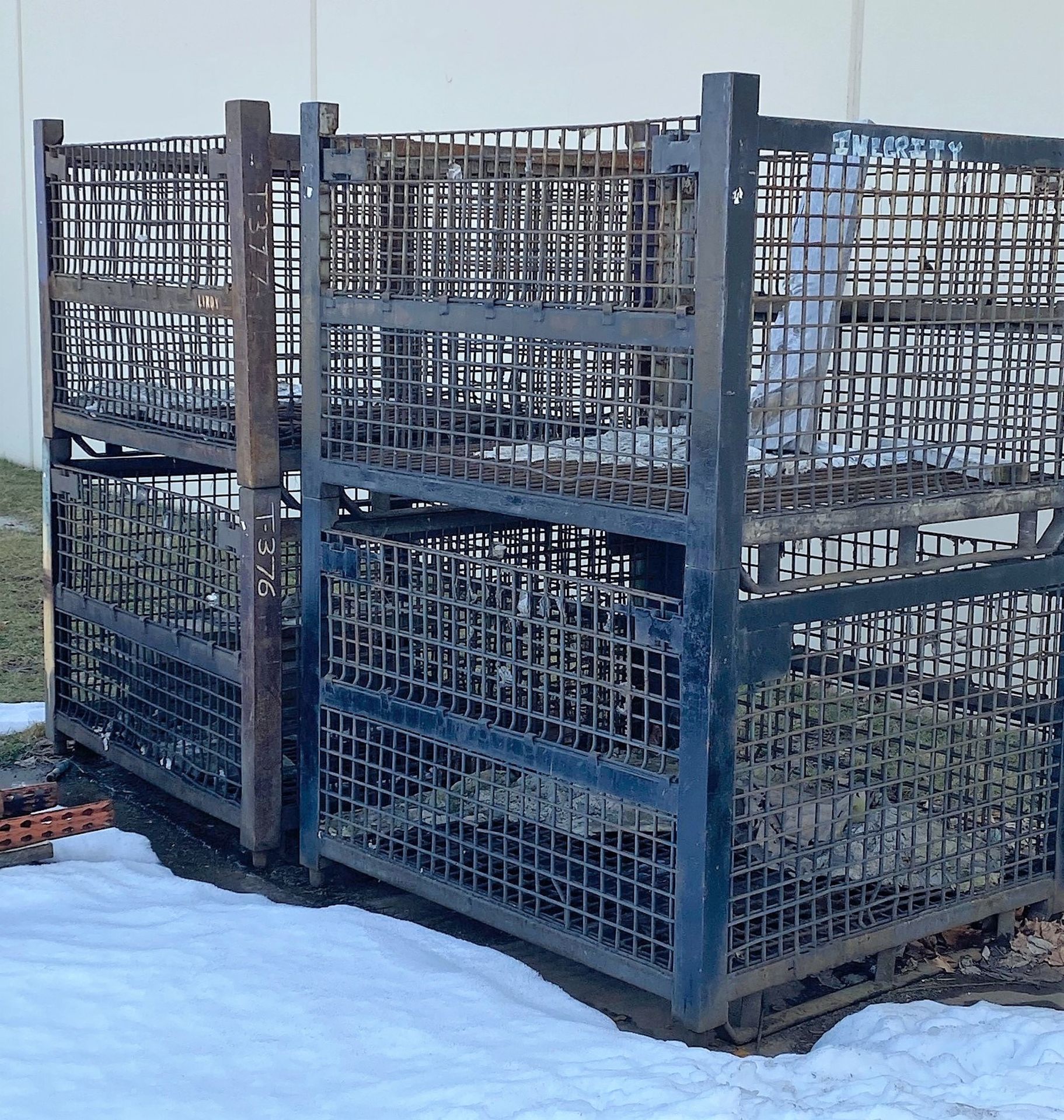 Lot Wire Baskets & Pallet Rack Uprights