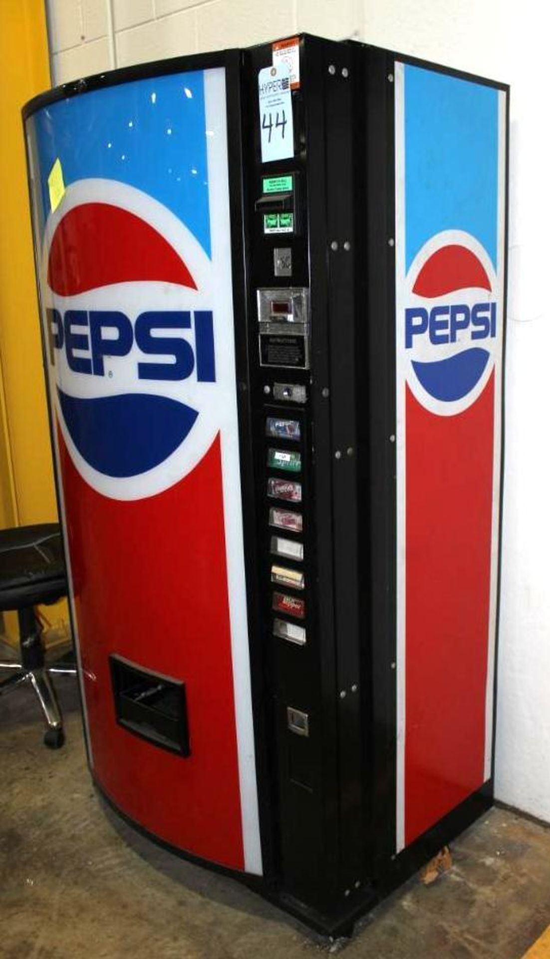 Vending Machine, 8-Selection Refrigerated Upright Liquid Vending Machine w/Dollar Bill & Coin Operat - Image 2 of 2