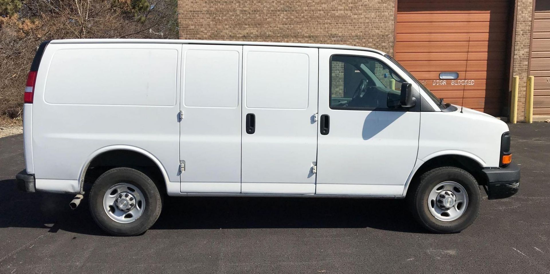 2015 Chevrolet 2500 Express Cargo Van - Image 2 of 35