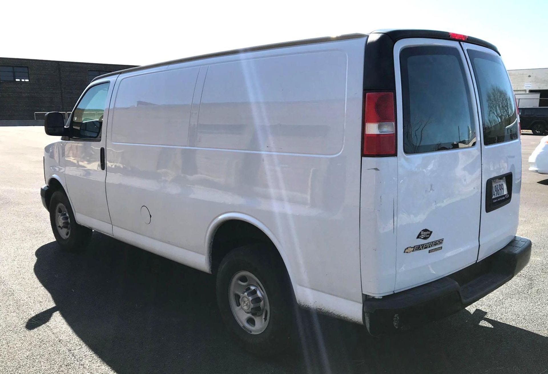 2015 Chevrolet 2500 Express Cargo Van - Image 5 of 35
