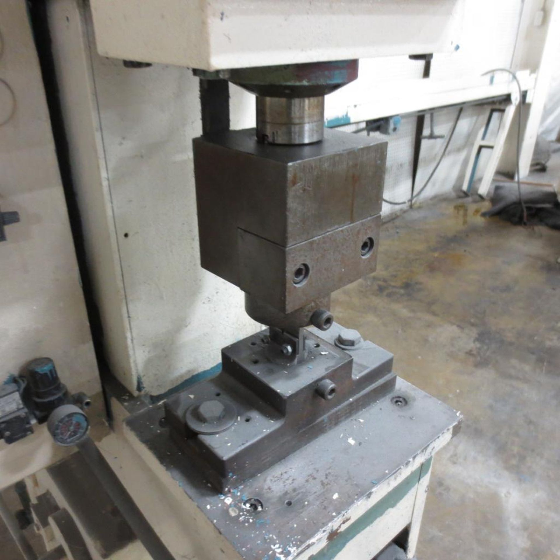 Hydraulic Press - Image 2 of 4