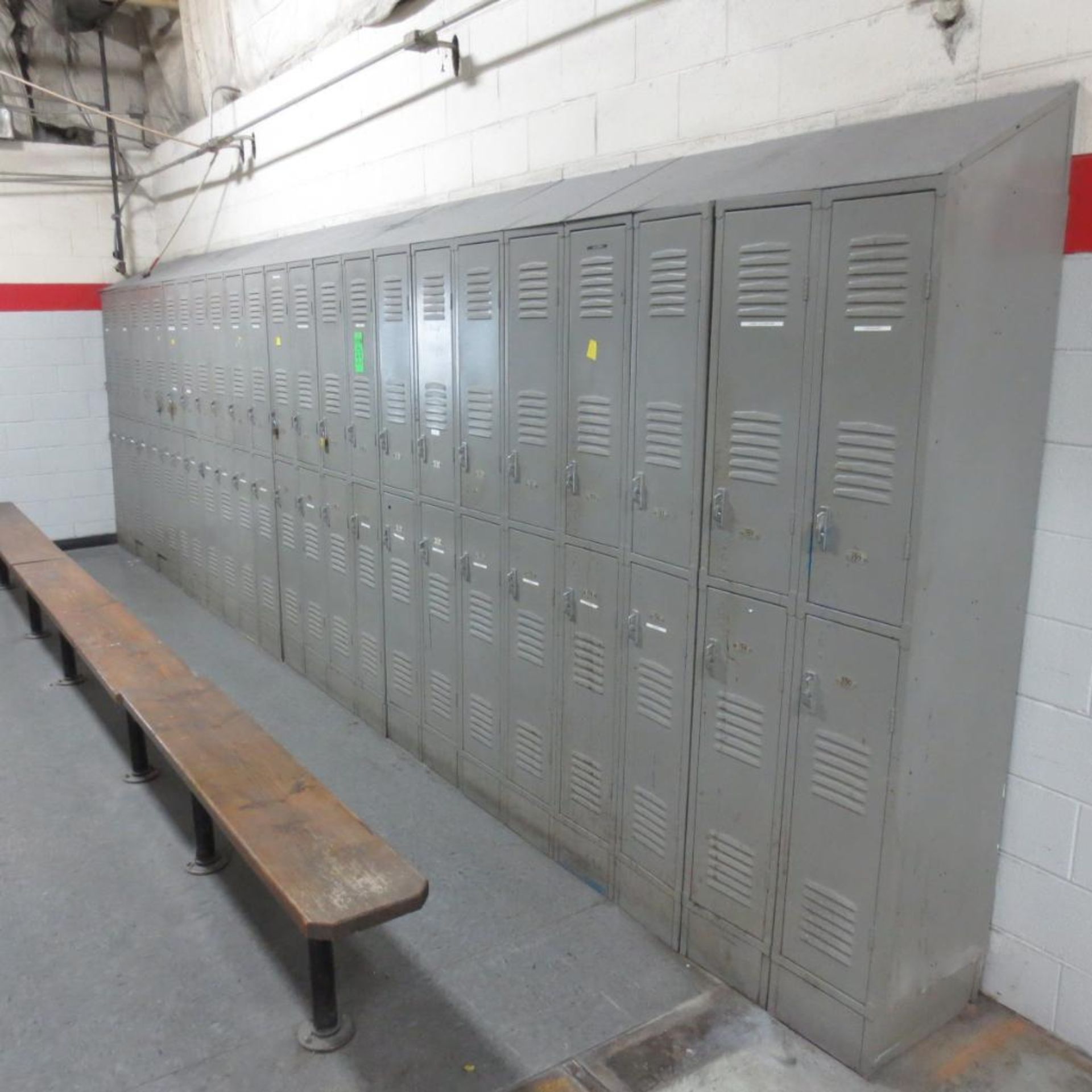 80 Door Locker Unit with Benches