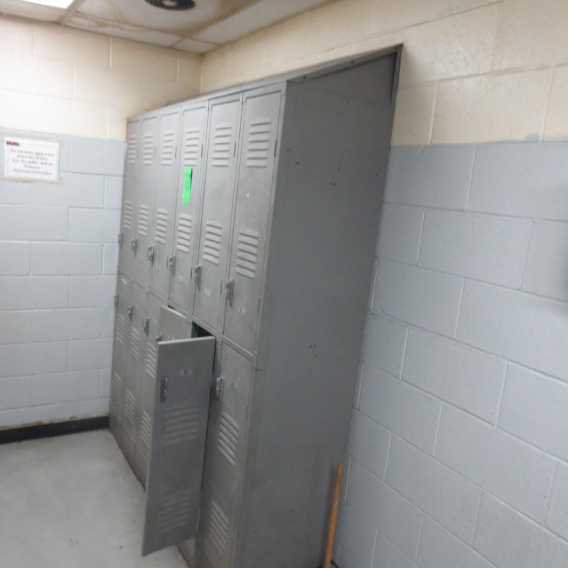 80 Door Locker Unit with Benches - Image 3 of 3