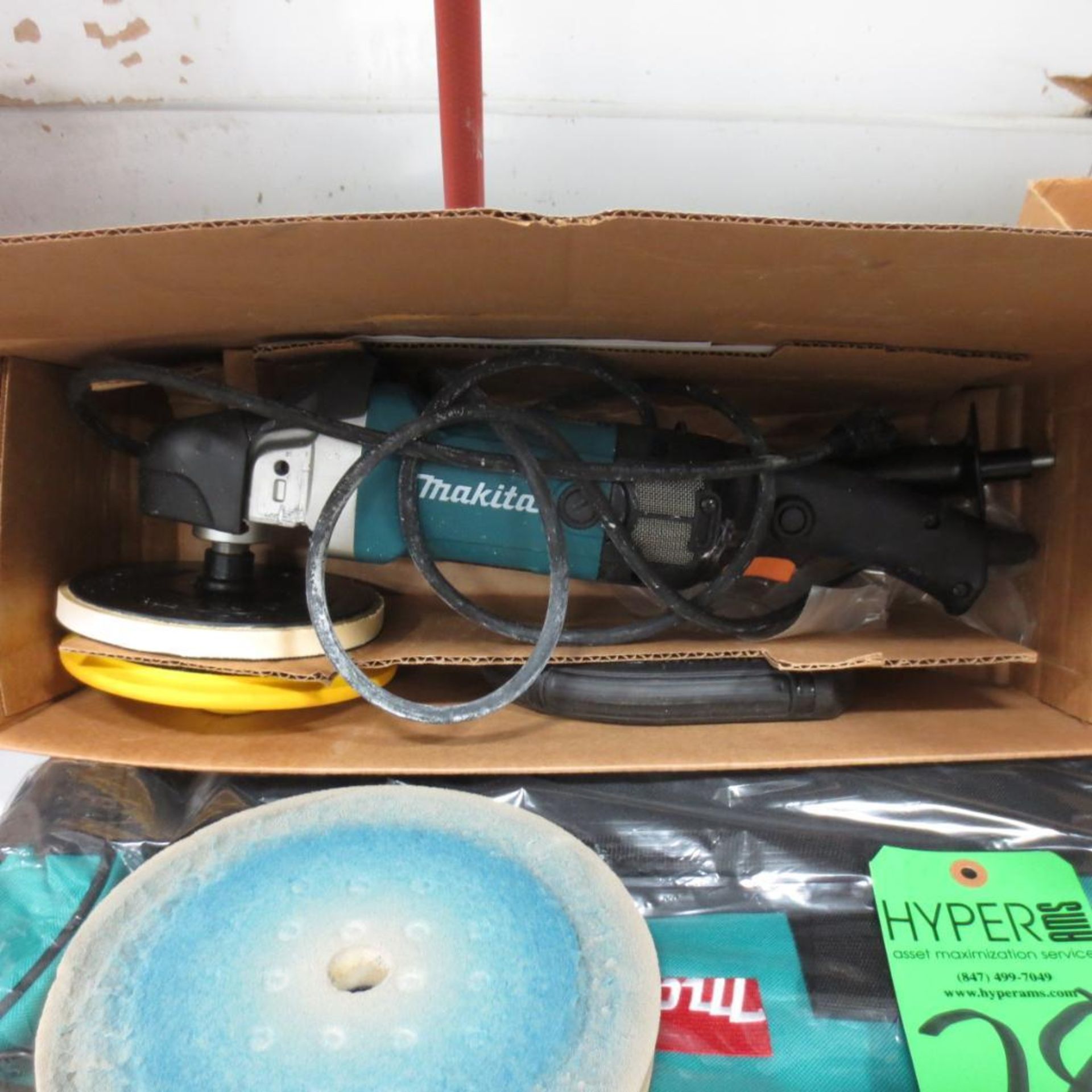 Makita 7" Electric Polisher and Bag.**Lot Located at 2395 Dakota Drive, Grafton, WI 53024** - Image 2 of 2