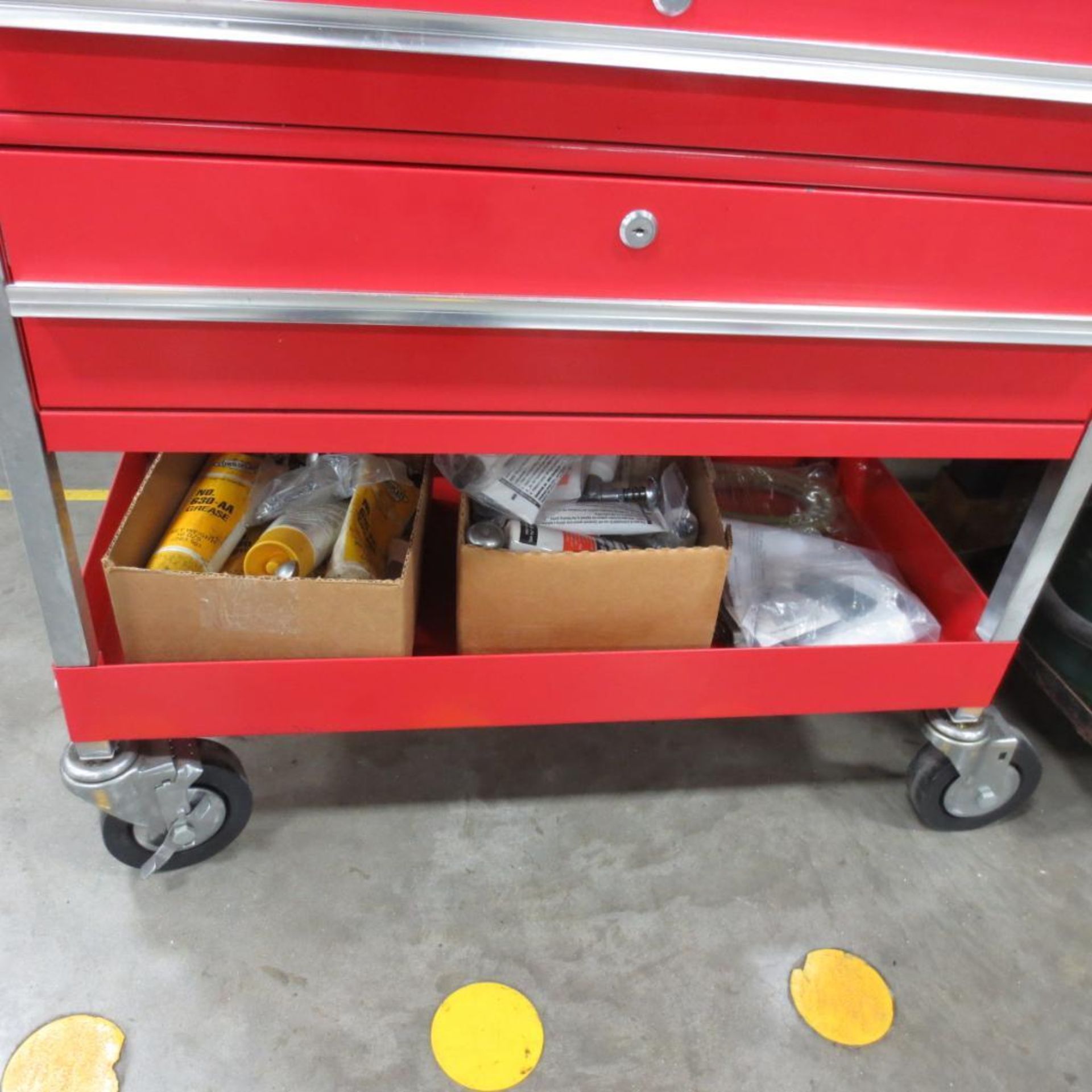 Tool Box / Cart.**Lot Located at 2395 Dakota Drive, Grafton, WI 53024** - Image 5 of 5