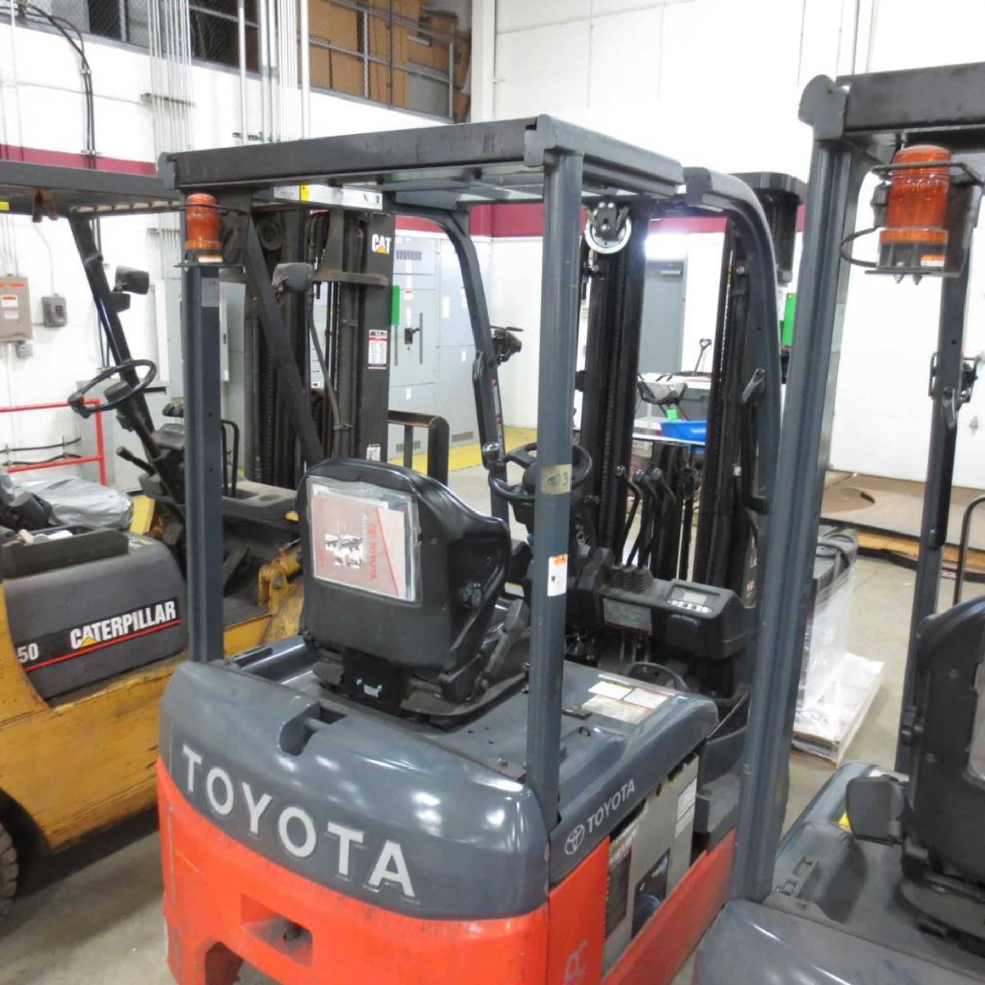 Toyota 2550 LB Cap. Fork Lift, Side Shift, Model 8FBE15U, 36V, 42" Forks, 3 Stage Mast, HR 5758.9, S - Image 10 of 10