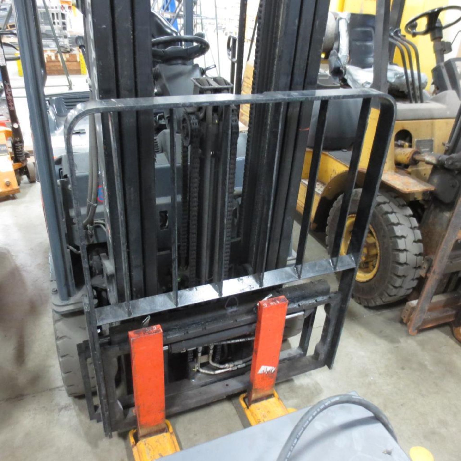 Toyota 2550 LB Cap. Fork Lift, Side Shift, Model 8FBE15U, 36V, 42" Forks, 3 Stage Mast, HR 5758.9, S - Image 3 of 10