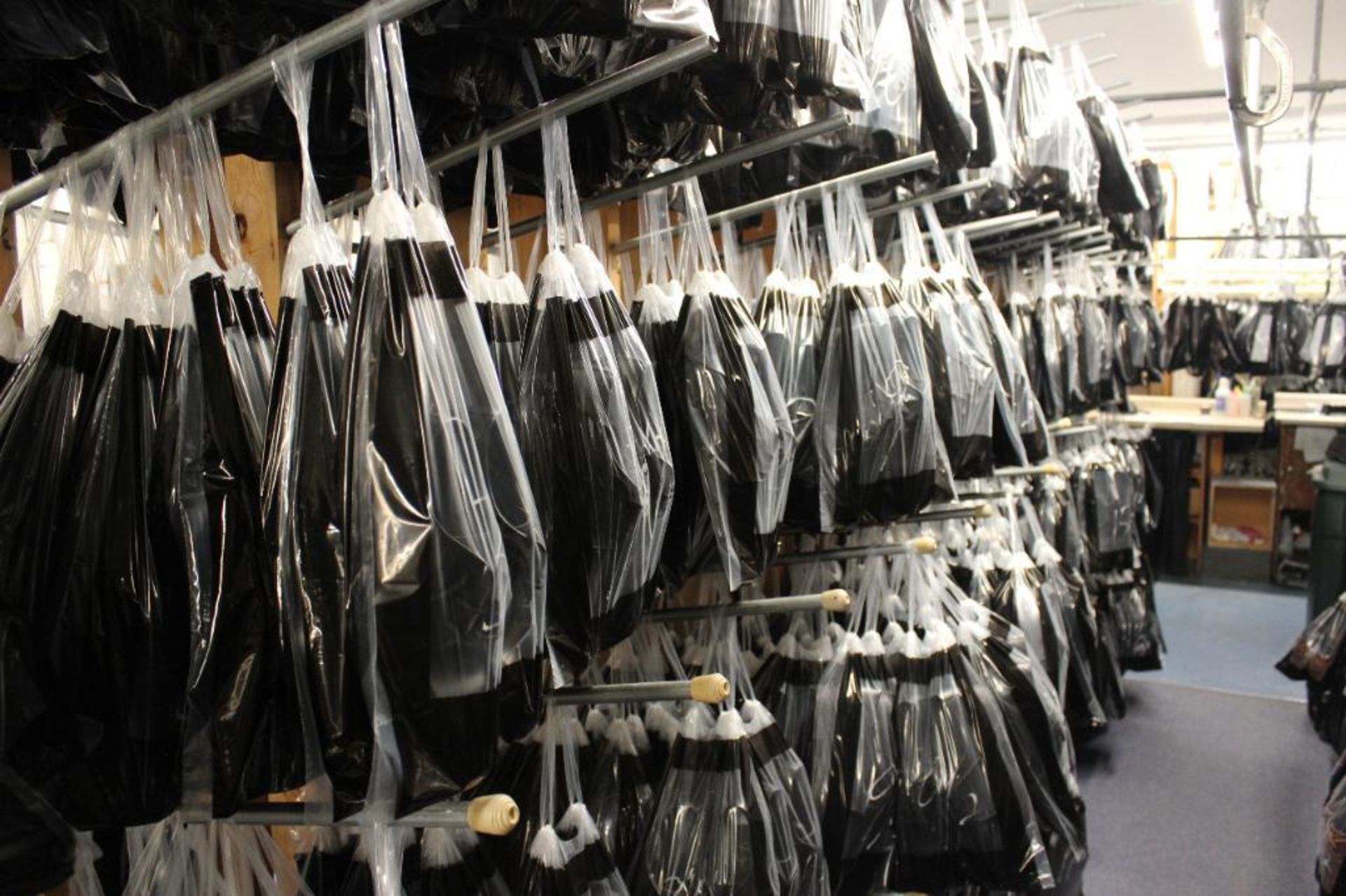 Approx 2639 pairs of shoes on racks behind office area (does not include shoes under mezzanine) - Image 3 of 9