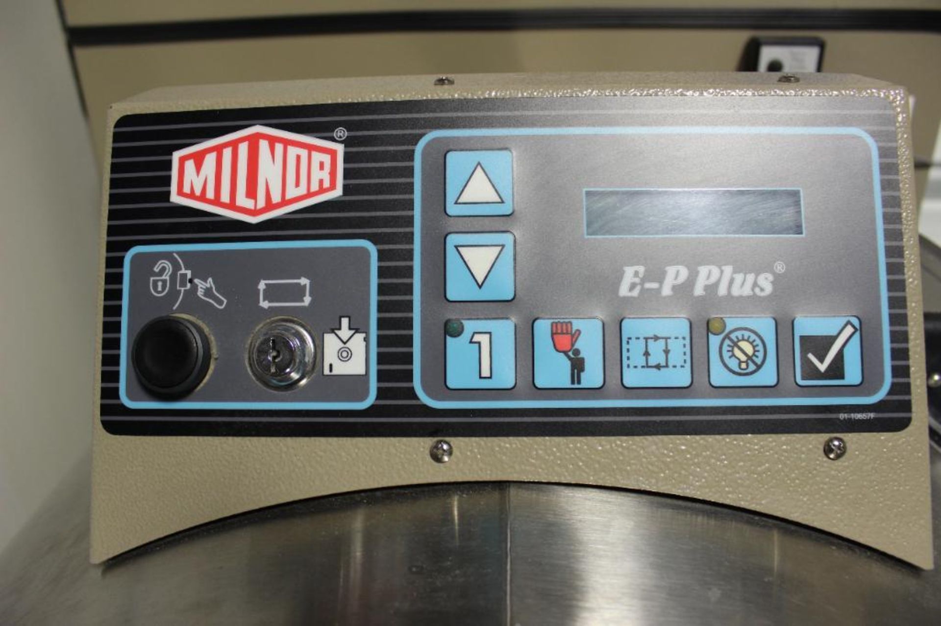 Milnor model E-P Plus washing machine - Image 2 of 4