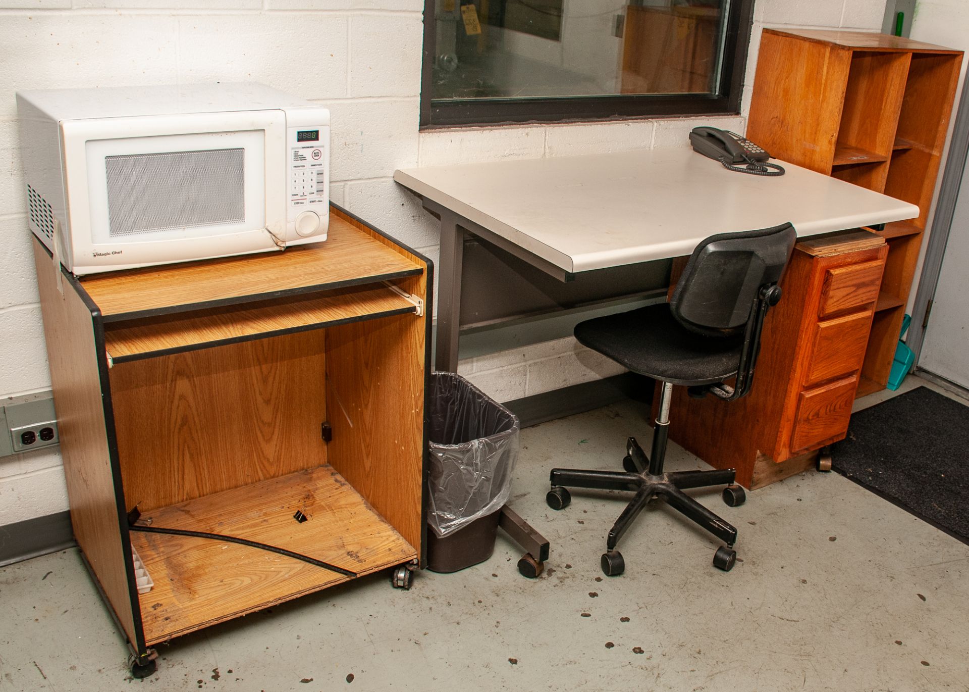 Furniture In Receiving Office - Image 5 of 5