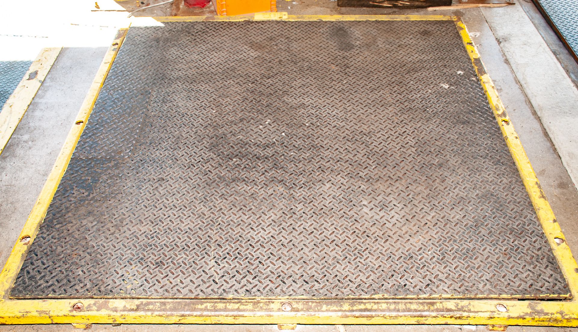 Floor Scale 60" x 60" w/ Metler Toledo Readout