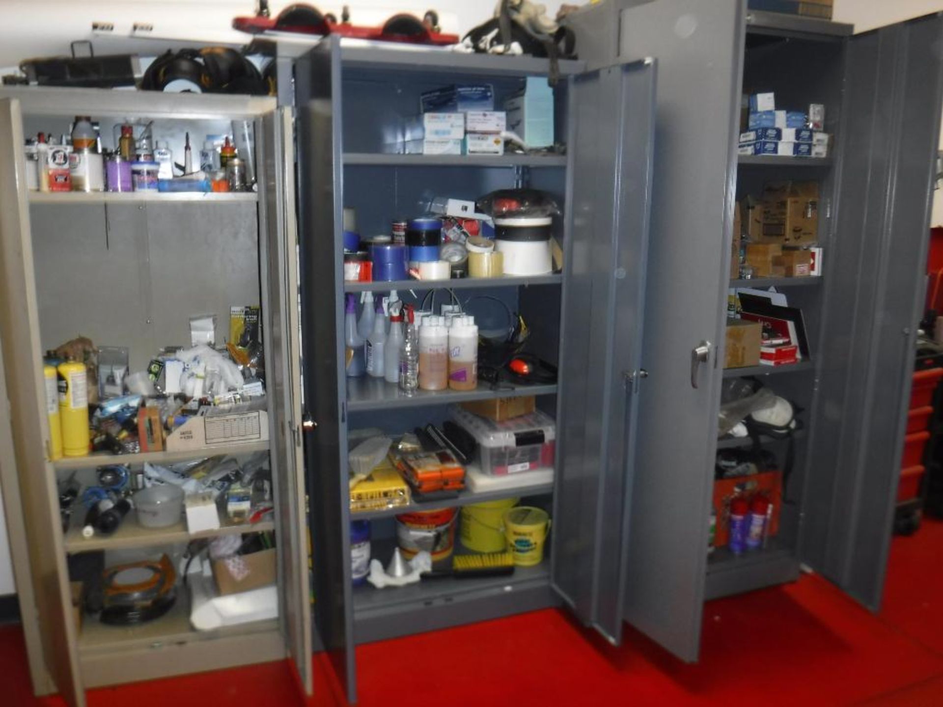 Lot c/o: Contents Maintenance Room (AV/IT NOT INCLUDED), Tool Boxes on Casters, Desk, File Cabinets, - Image 8 of 12