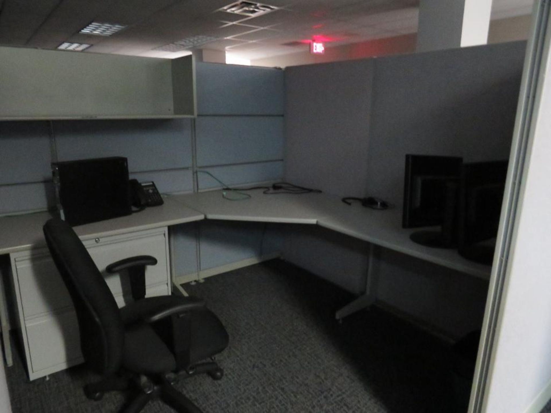 Lot c/o: Large Quantity of Cubicle Partitions w/ Hanging Work Table, on 2nd Floor Approx. 7,100 Sq. - Image 4 of 8