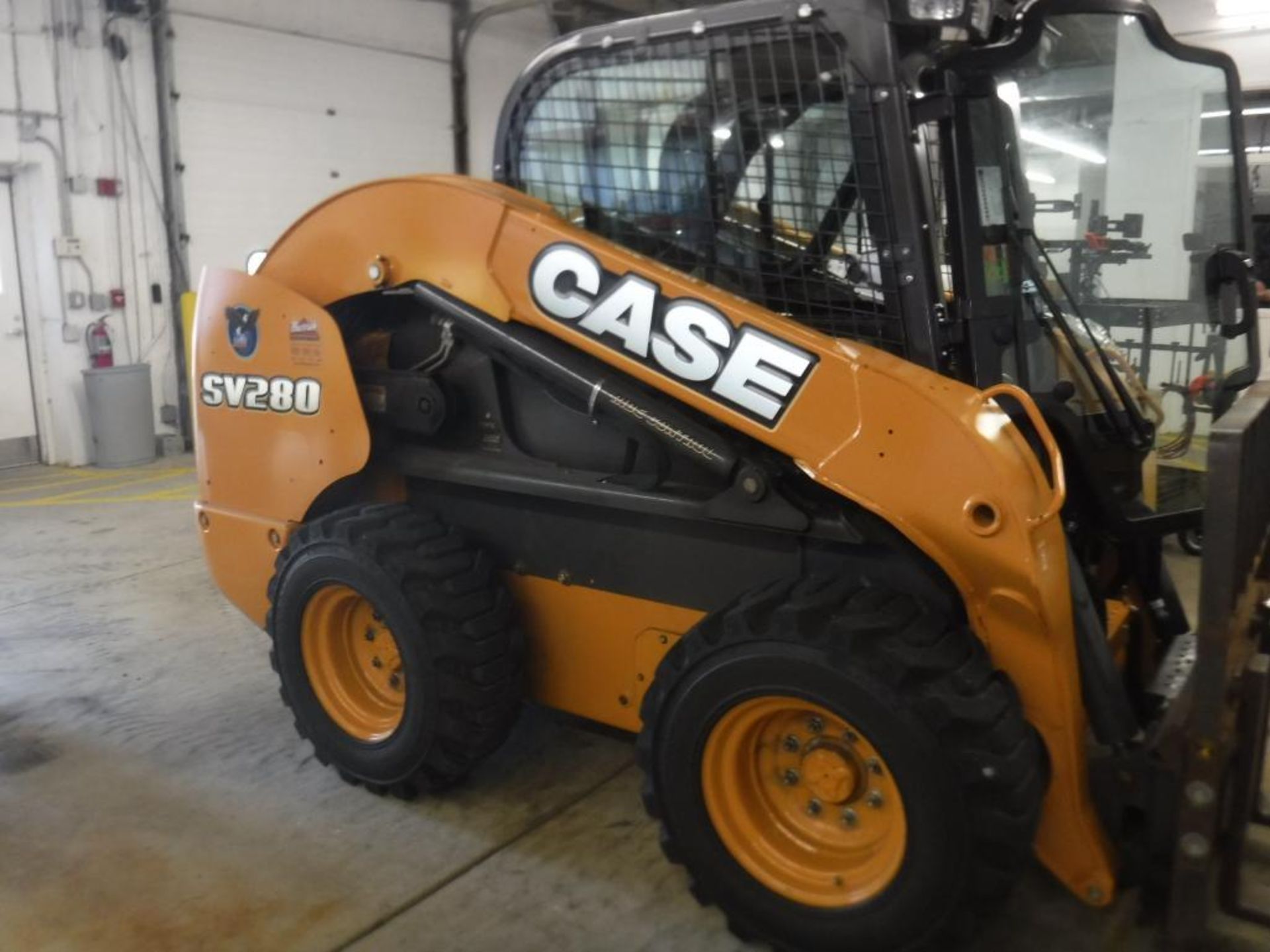 Case SV280 Skid Steer LoaderS/N: JAFSV280LGM422384, Pin: NGM 422384, (2016 est.) Bucket, Aux. Hyd., - Image 4 of 14