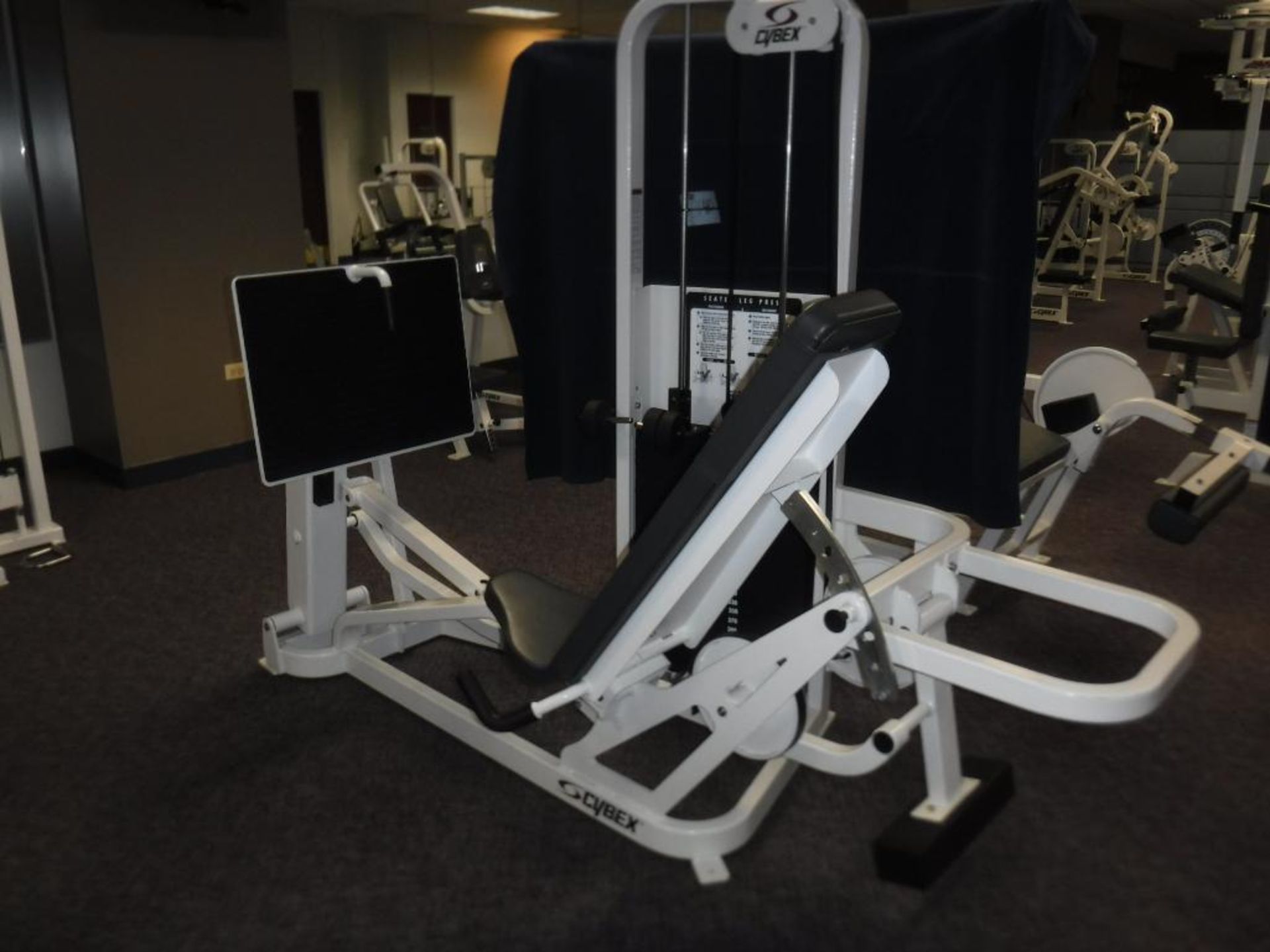 Cybex Seated Leg Press Station S/N: 460591S274238, Model 46059101NNN