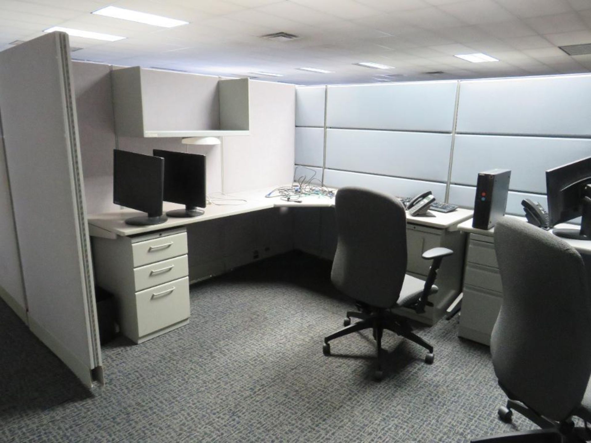 Lot c/o: Large Quantity of Cubicle Partitions Appx. 12,000-Sq. Ft. of 67" & 54" Tall - Image 2 of 6