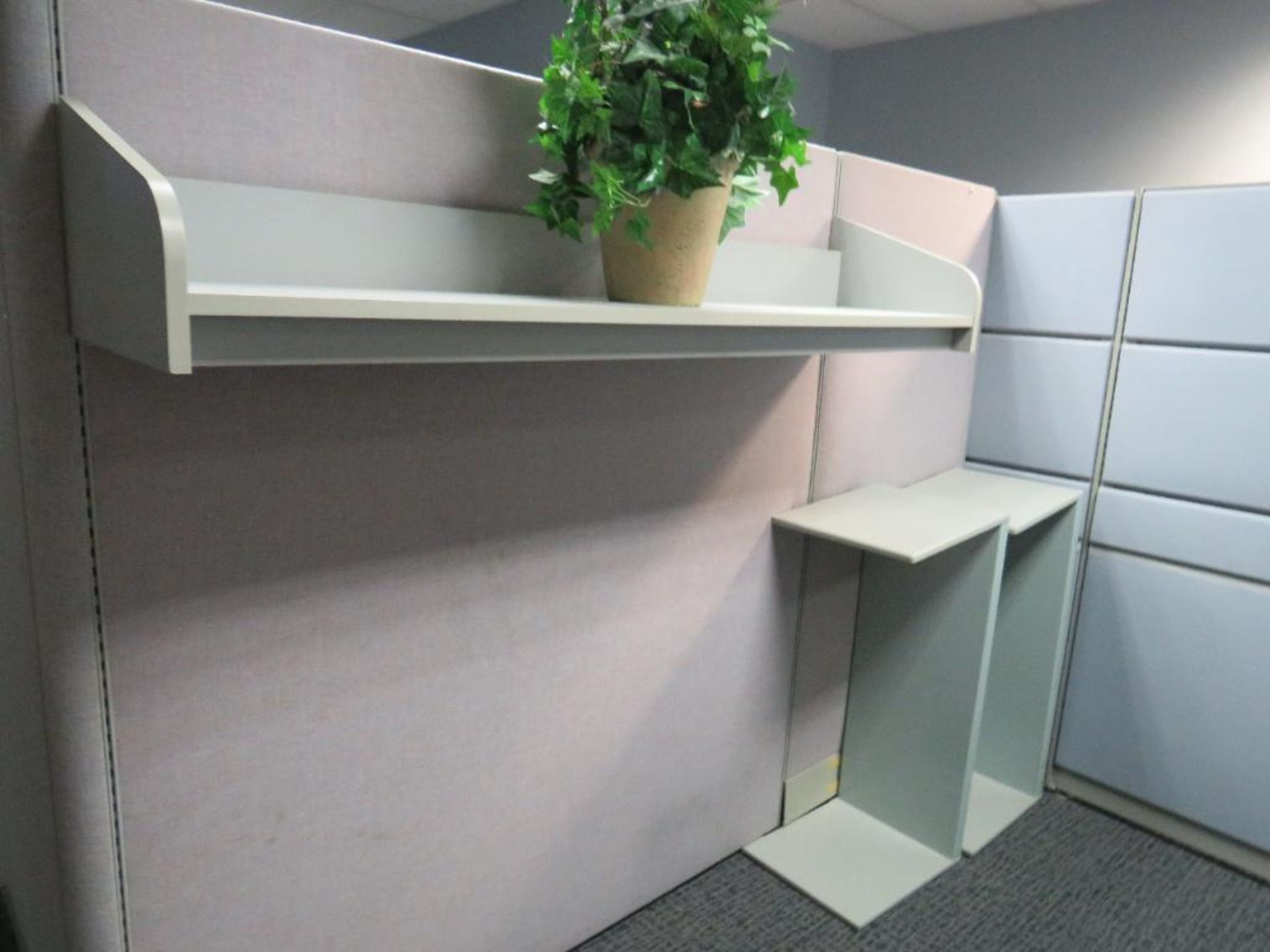 Lot c/o: Appx 6,400 Sq Ft of Cubicles (4000 Sq Ft of 67" High & 2400 Sq Ft of 53" High), Appx 57 Off - Image 2 of 23