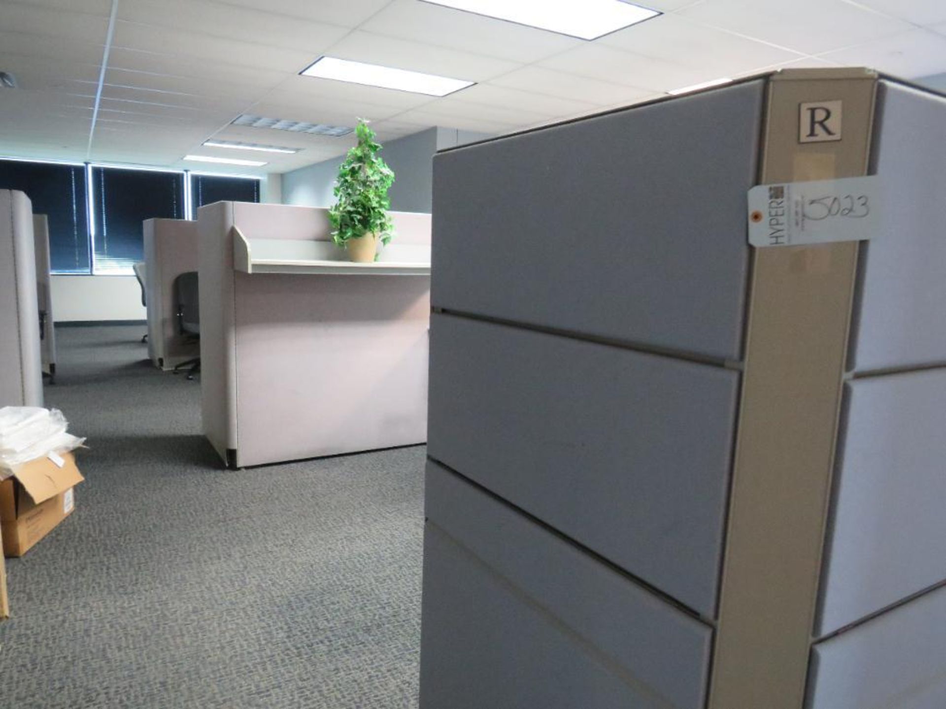 Lot c/o: Appx 6,400 Sq Ft of Cubicles (4000 Sq Ft of 67" High & 2400 Sq Ft of 53" High), Appx 57 Off - Image 23 of 23