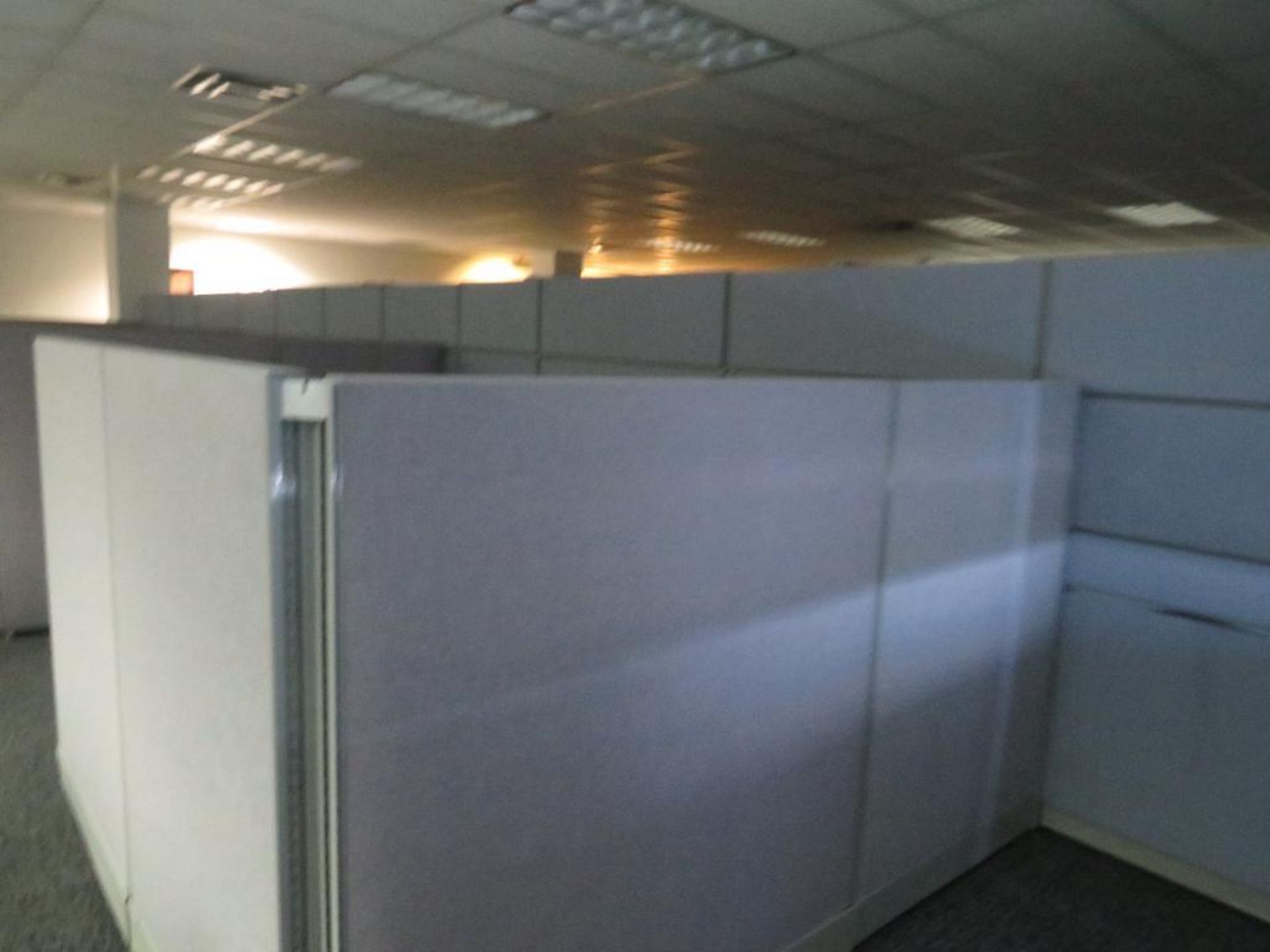 Lot c/o: Appx 6,400 Sq Ft of Cubicles (4000 Sq Ft of 67" High & 2400 Sq Ft of 53" High), Appx 57 Off - Image 16 of 23