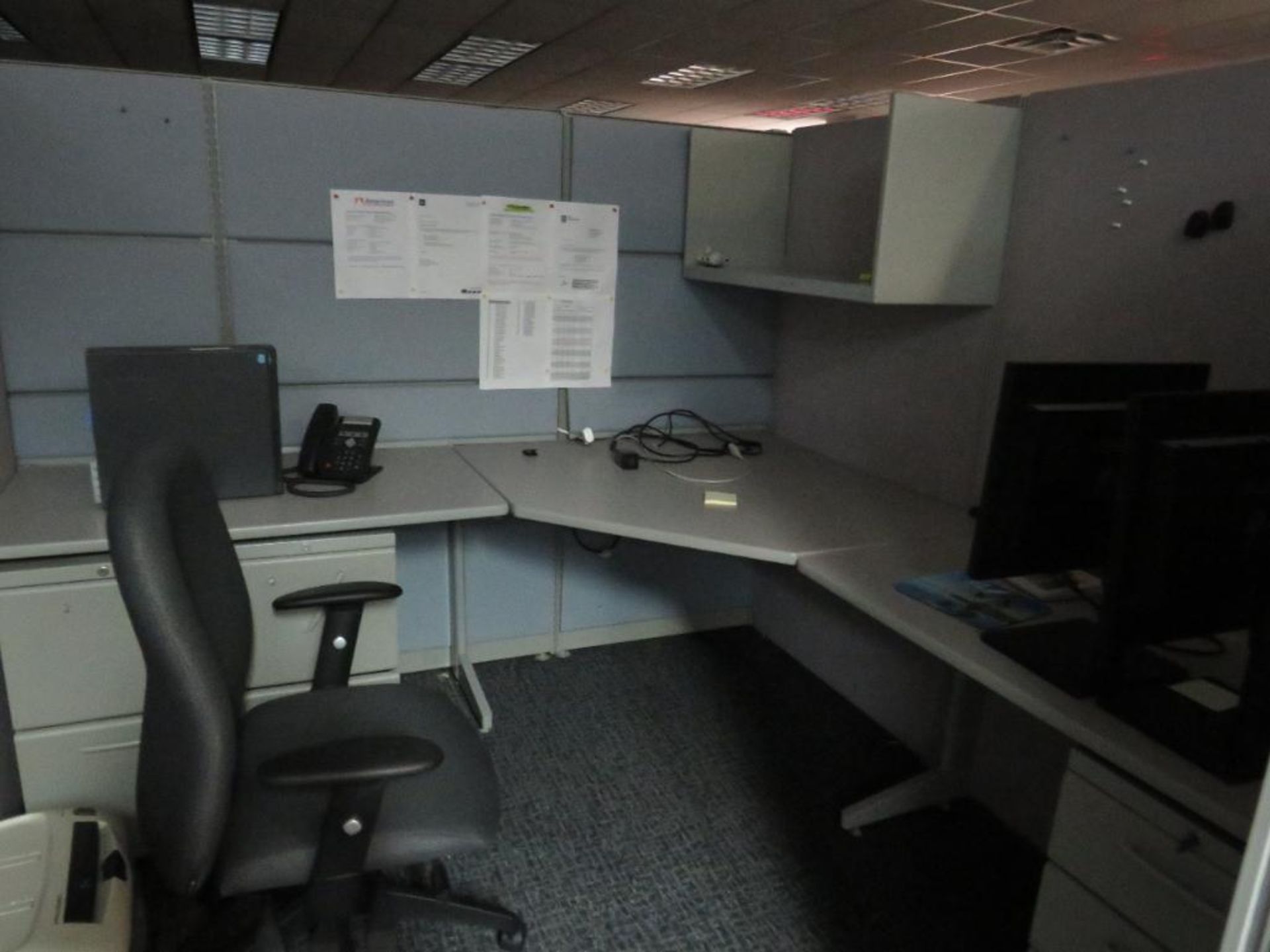 Lot c/o: Large Quantity of Cubicle Partitions w/ Hanging Work Table, on 2nd Floor Approx. 7,100 Sq. - Image 7 of 8