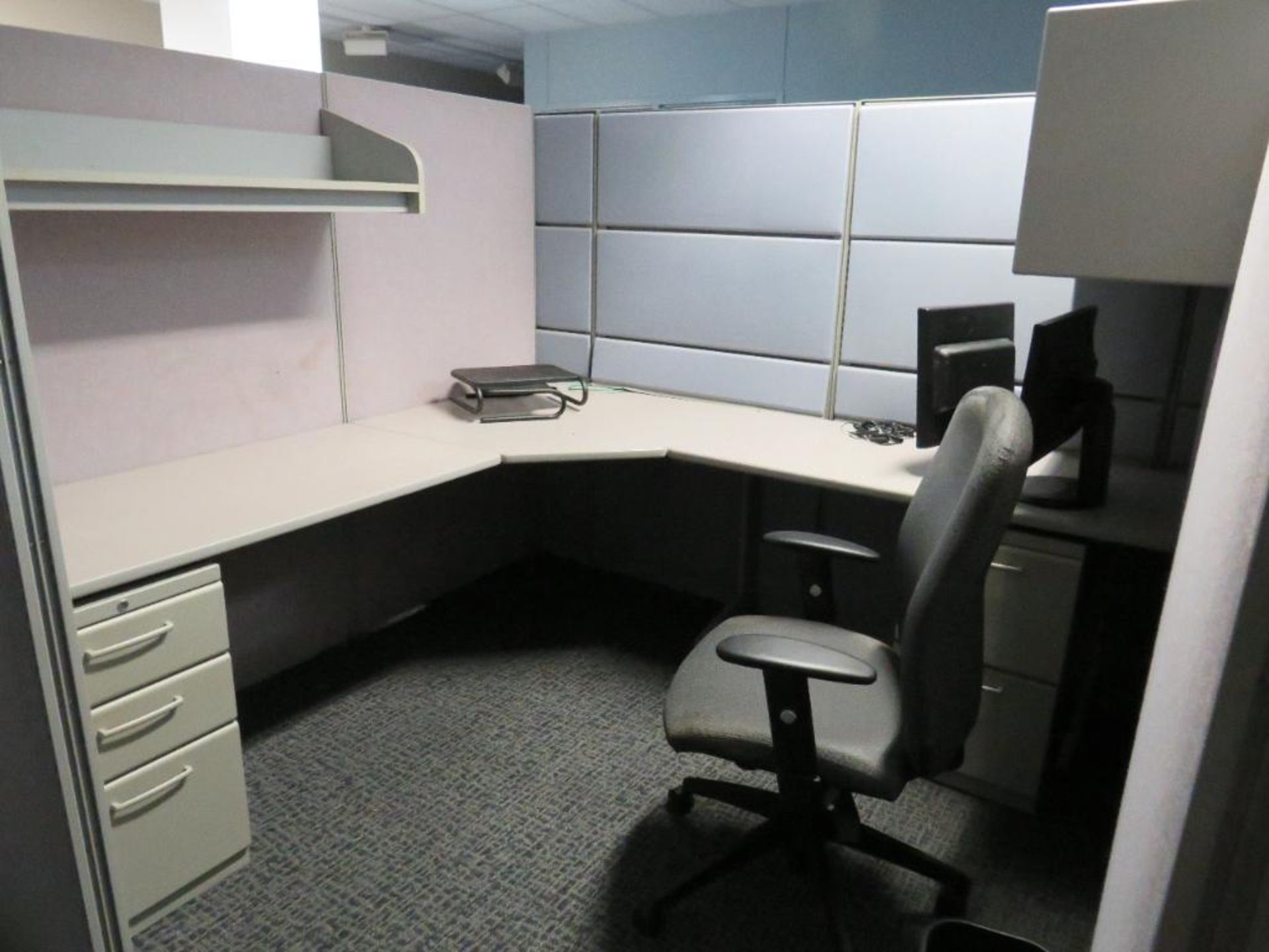 Lot c/o: Large Quantity of Cubicle Partitions w/ Hanging Work Table, on 2nd Floor Approx. 7,100 Sq. - Image 5 of 8