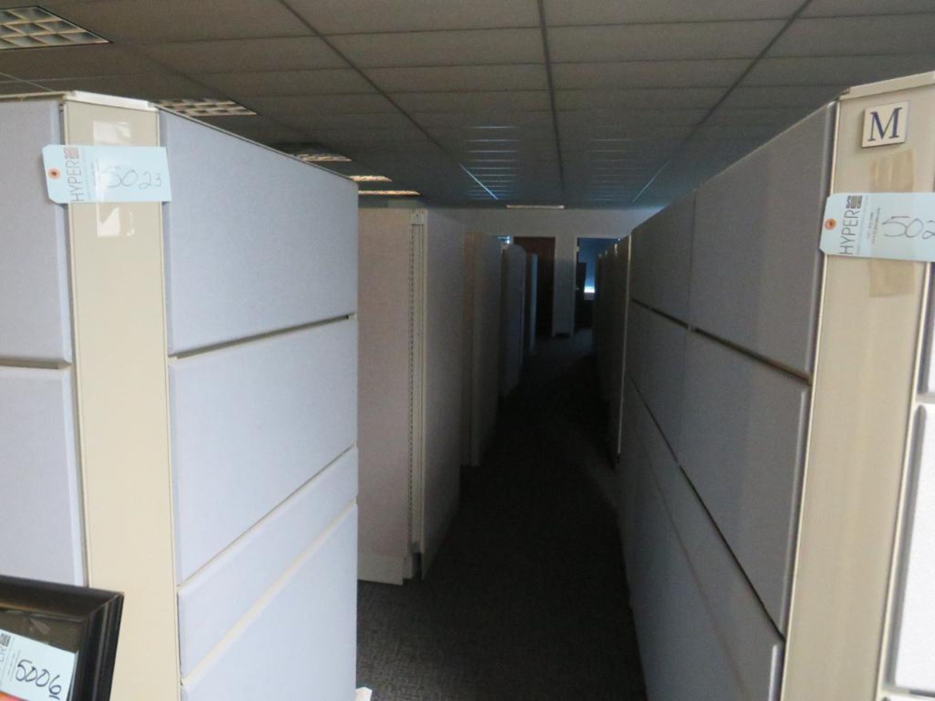 Lot c/o: Appx 6,400 Sq Ft of Cubicles (4000 Sq Ft of 67" High & 2400 Sq Ft of 53" High), Appx 57 Off - Image 19 of 23