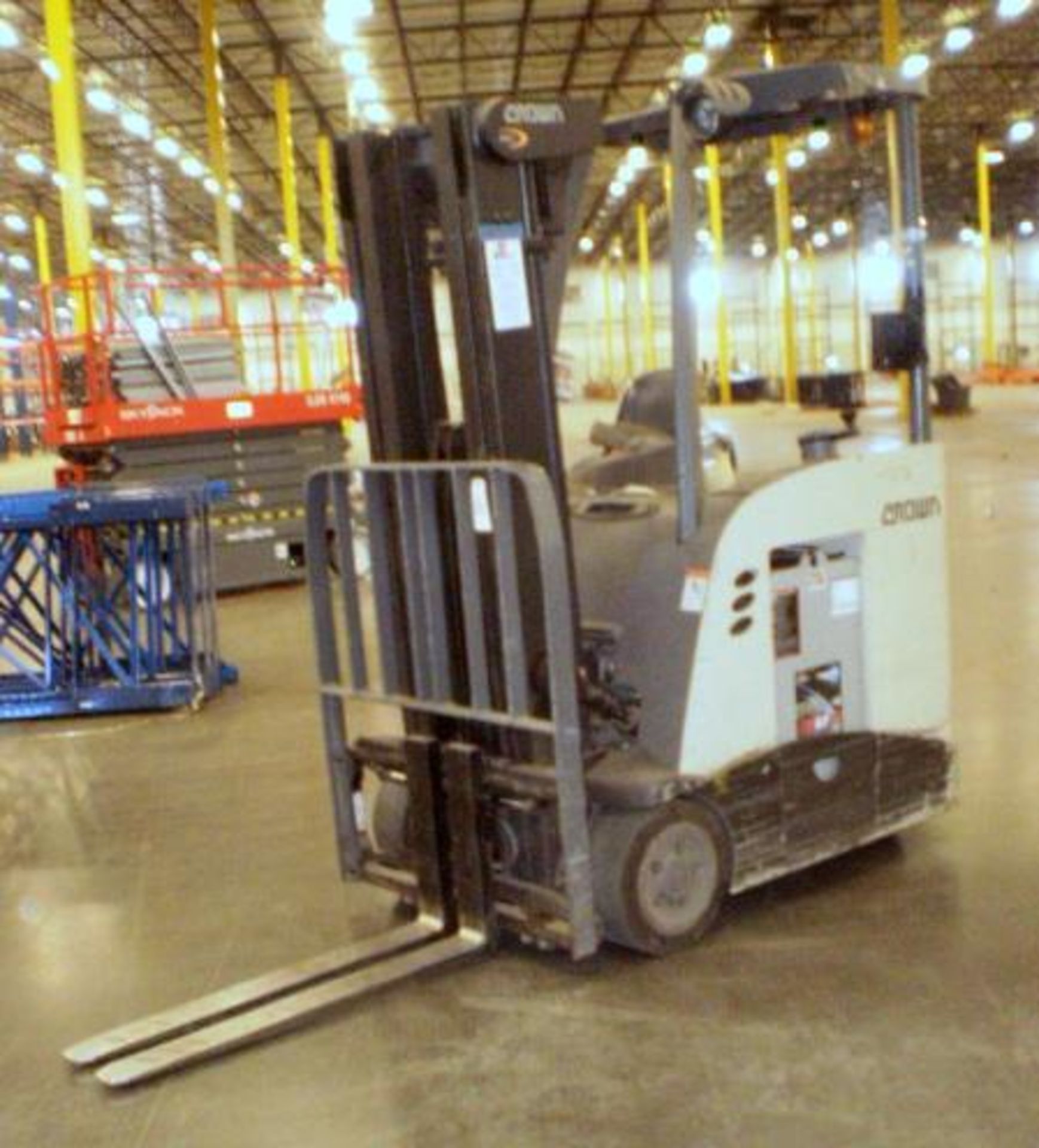 Crown 3,000-LBS. Capacity Model RC3020-30 Electric Stand Up Narrow Aisle Forklift