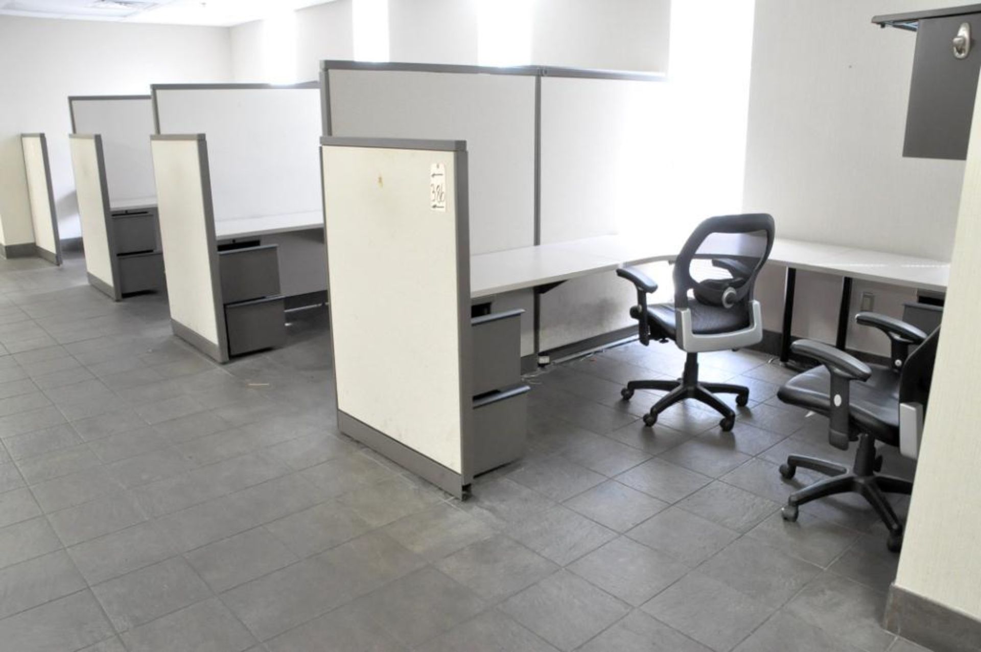 Lot-3 Station Cubicle Partition Work System - Image 5 of 6