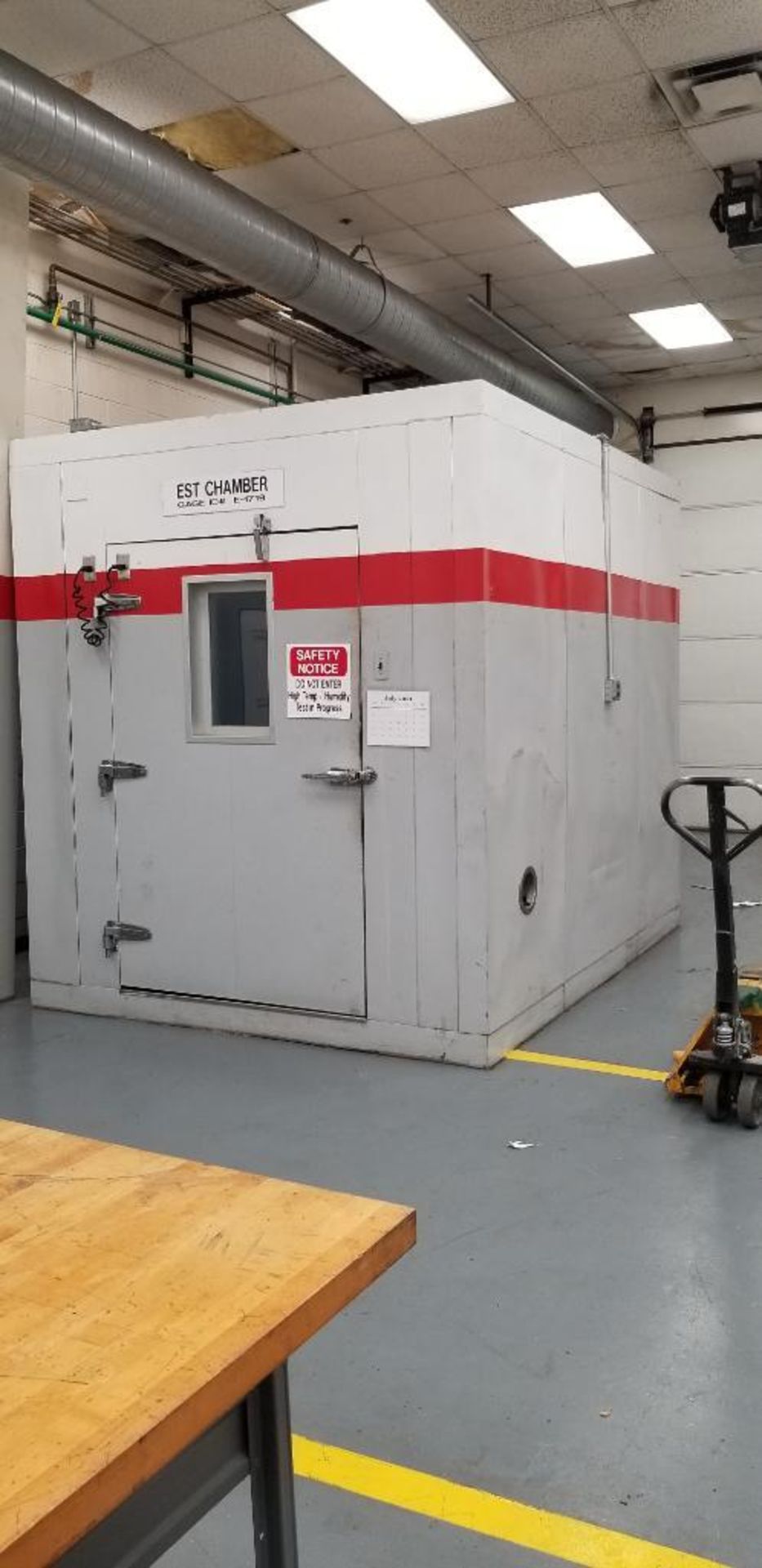 8 ft Wide x 10 ft Deep x 9 ft High Enviromental Chamber-LOCATED IN LAWRENCEBURG, TN-CONTACT MATT AT