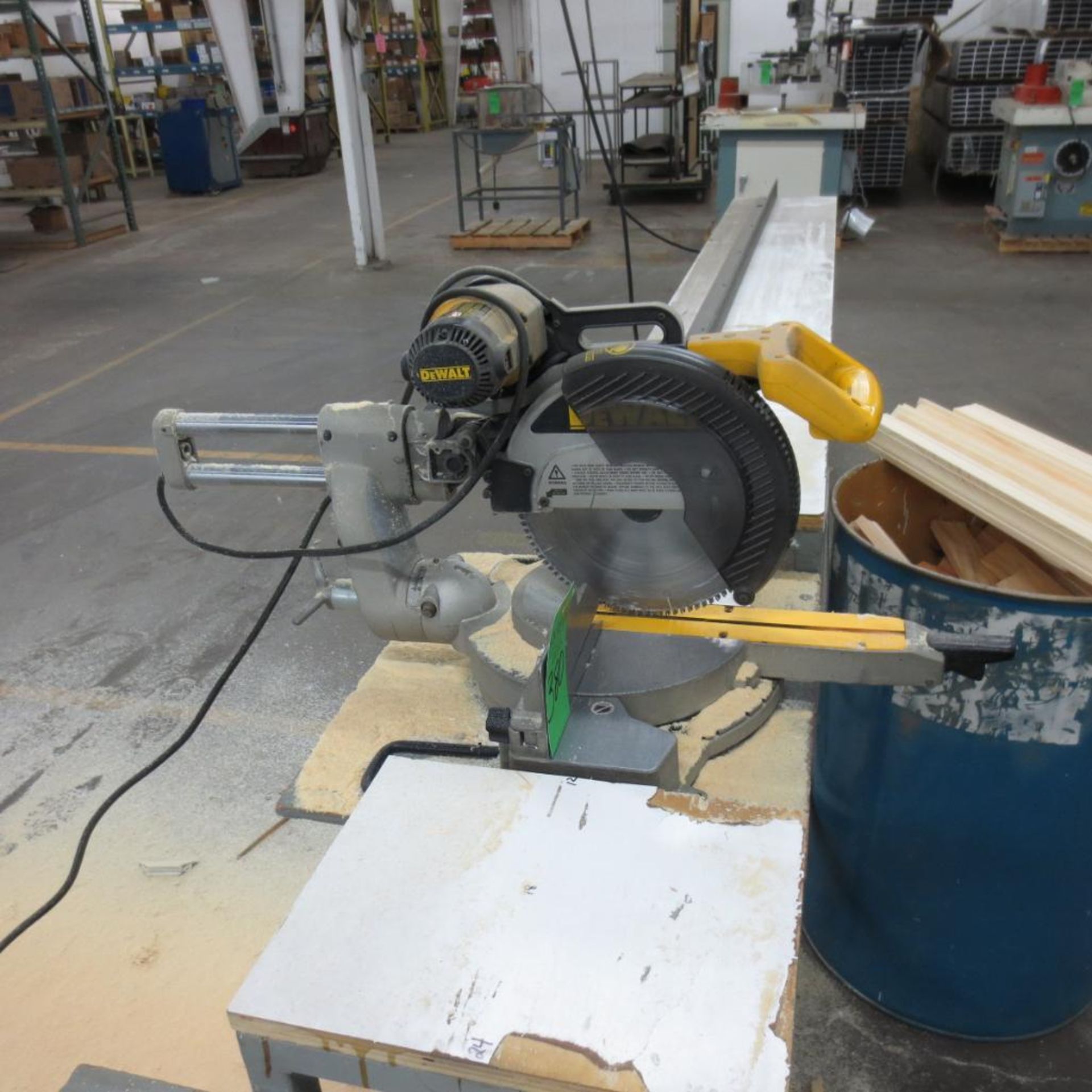 DeWalt 12" DW708 Compound Miter Saw with Tables ( WS S273 ) - Image 2 of 4