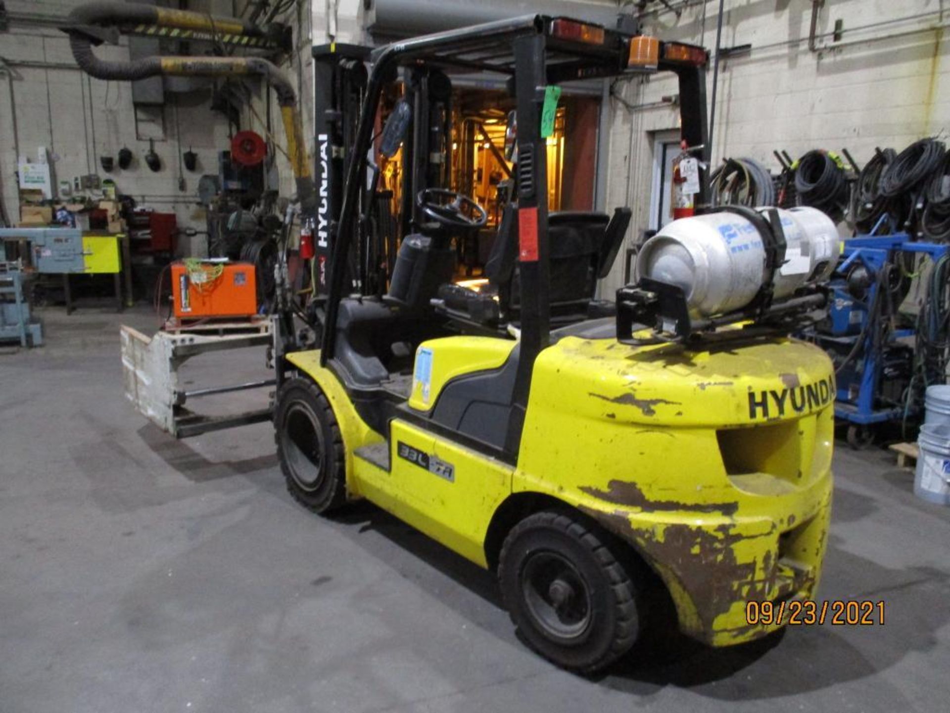Hyundai 6,500-LPS. Capacity Model 33L-7A LP Gas Forklift Truck S/N: HHKHHF16TD0000080, Side Shift, T - Image 3 of 10