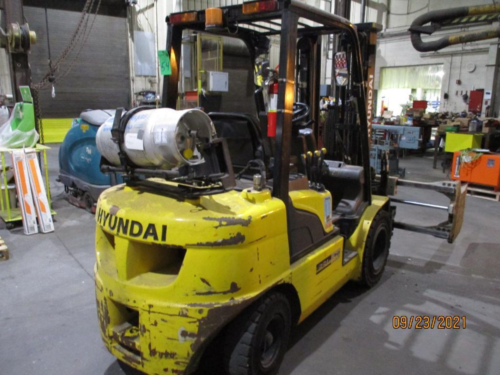 Hyundai 6,500-LPS. Capacity Model 33L-7A LP Gas Forklift Truck S/N: HHKHHF16TD0000080, Side Shift, T - Image 4 of 10