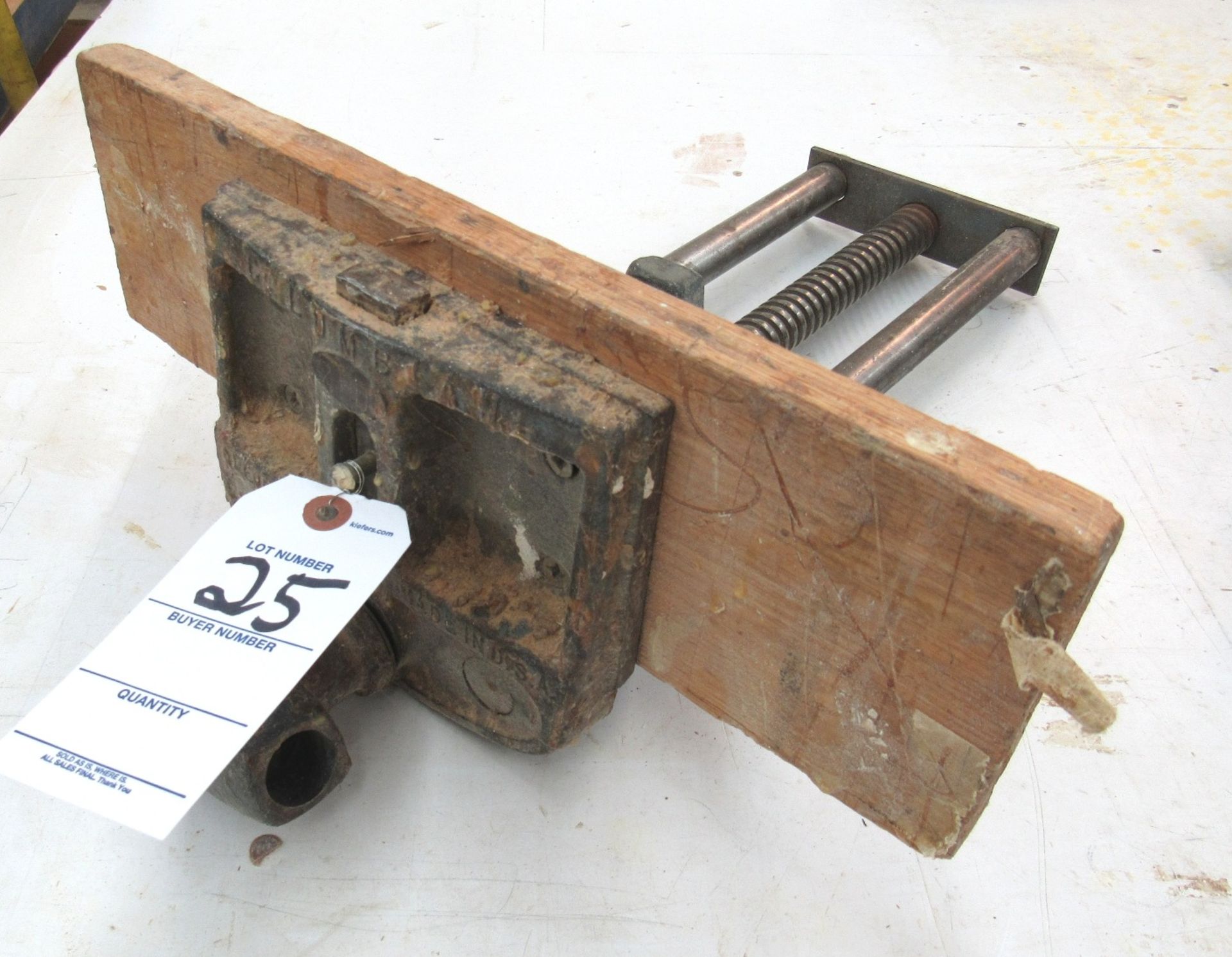 7" Columbian No.7RD Woodworking Vise
