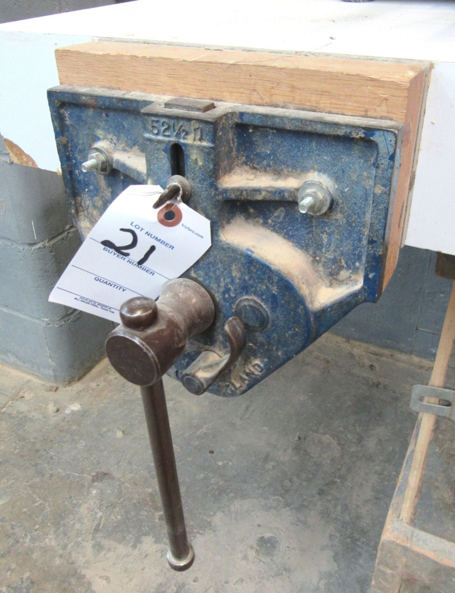 9" Record 52-1/2ED Quick Release Woodworking Vise w/ 86"L x 33.5"FB x 37"H Work Bench, Roller - Image 2 of 3