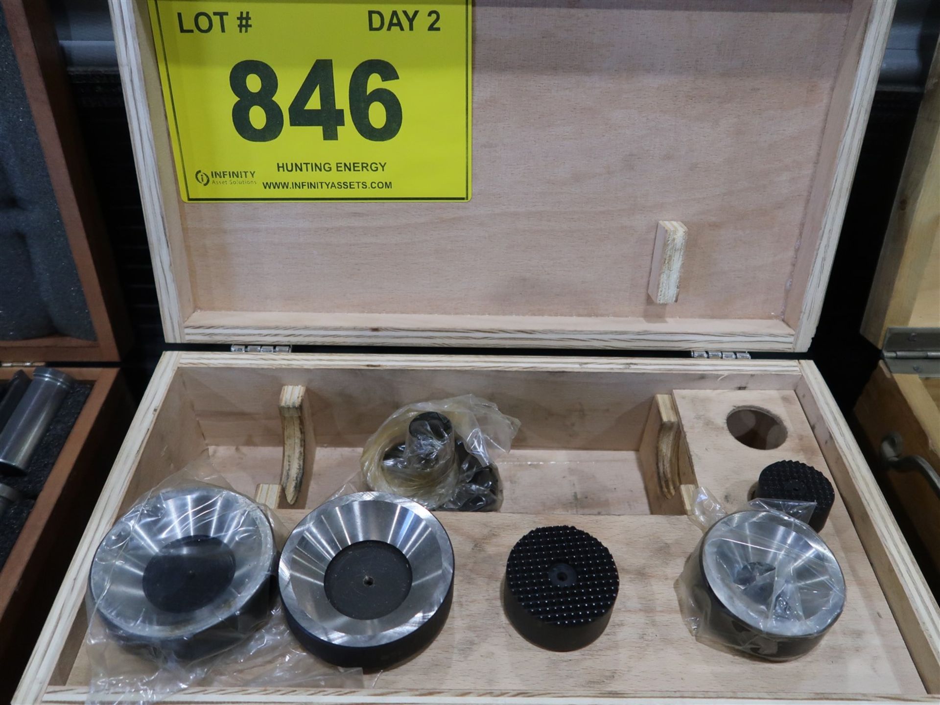 BOX OF LATHE LIVE CENTER TOOLING