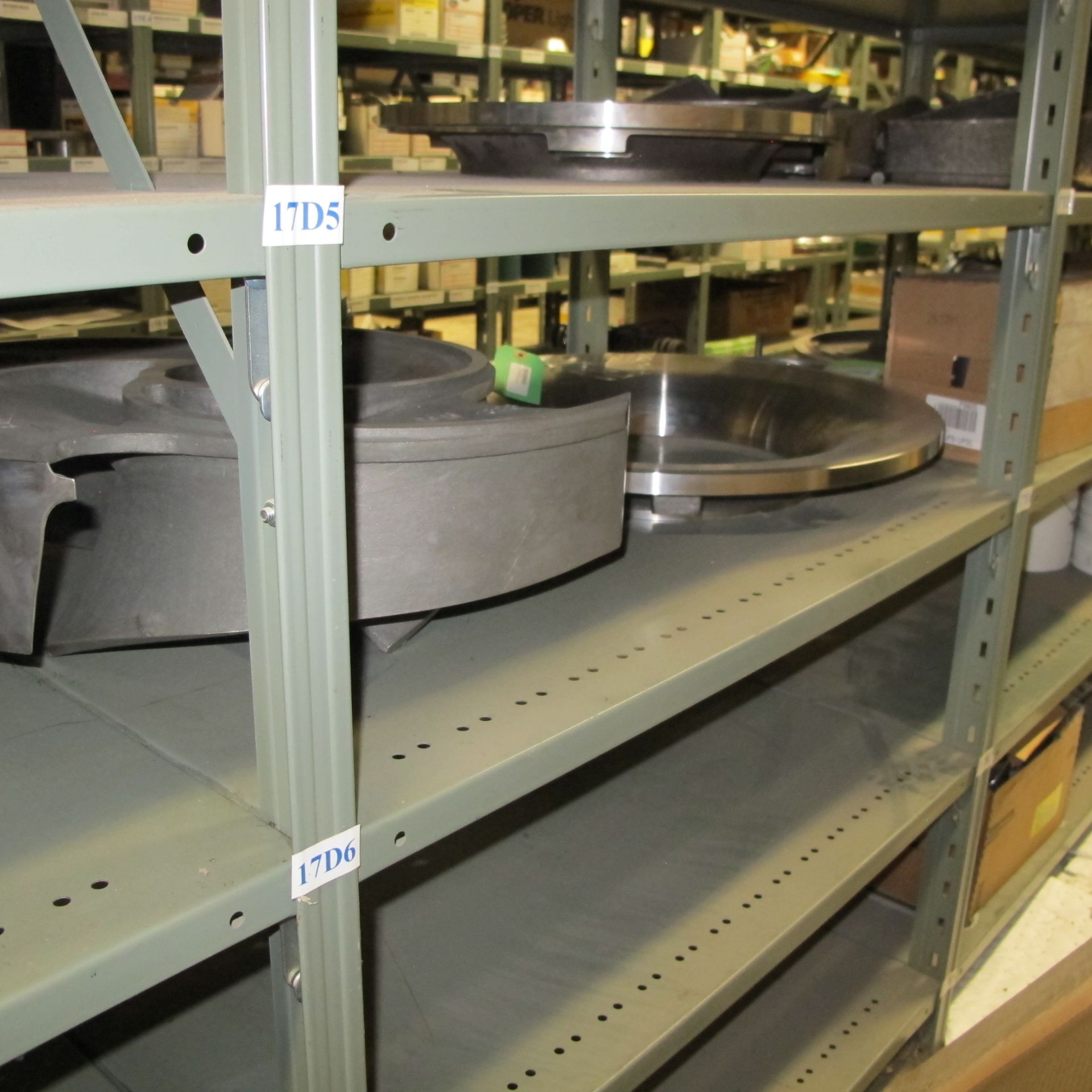 LOT OF (6) SECTIONS OF RACKING UP TO 9-LEVELS INCLUDING CONTENTS ON BOTH SIDES OF RACK, PUMP - Bild 36 aus 49