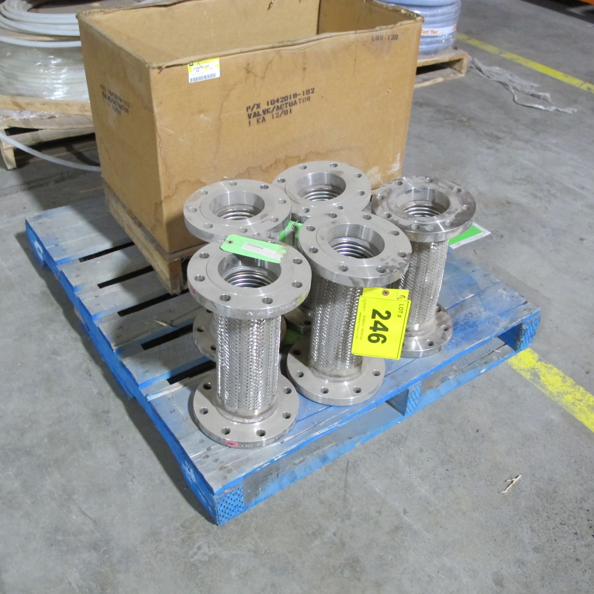 PALLET OF FLANGE 15" 8 BOLTS / CASE OF FLEXABLE METAL HOSE (EAST BUILDING, SOUTH WAREHOUSE)