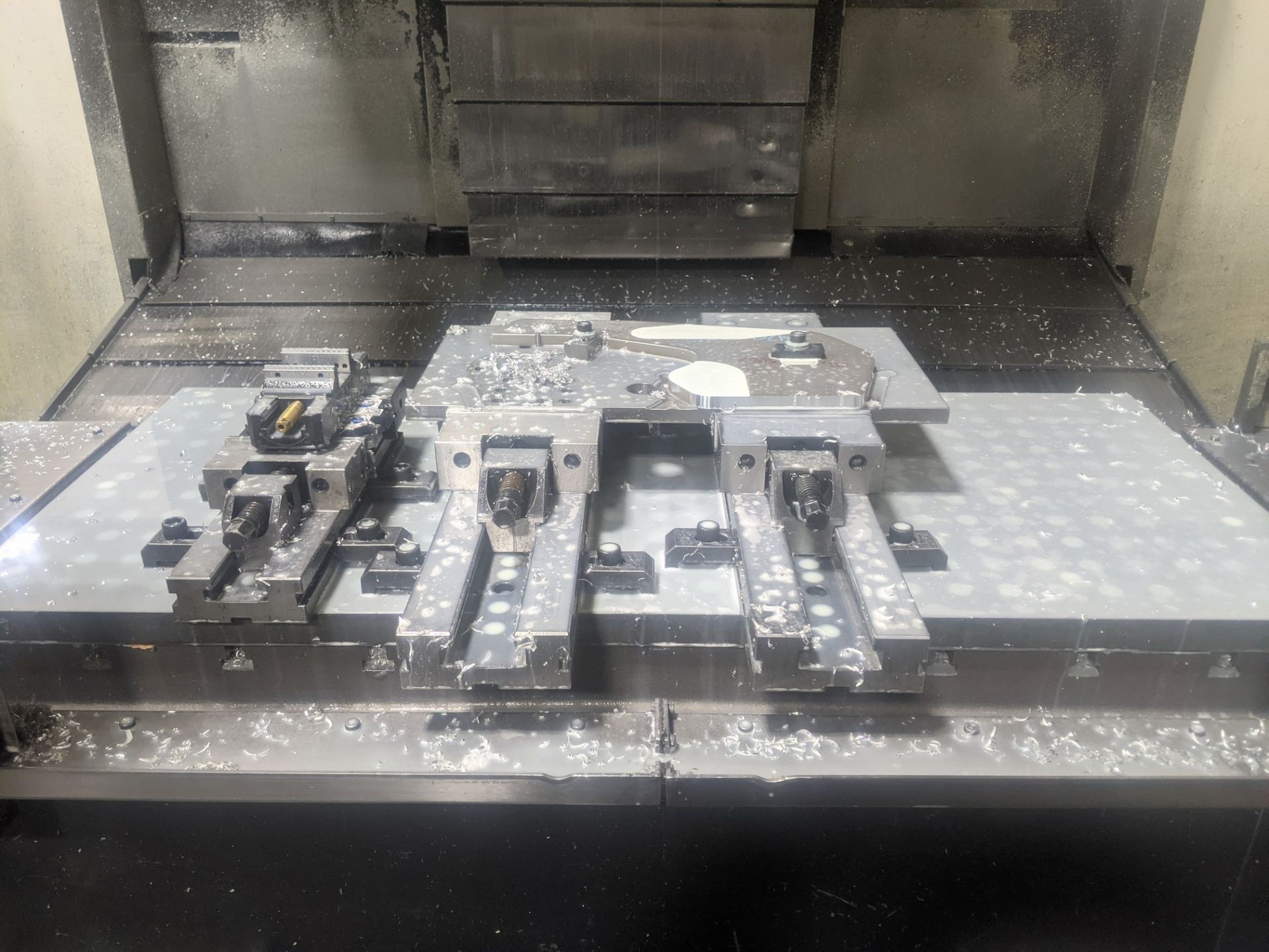 TOSHIBA VMC-550 CNC VERTICAL MACHINING CENTER, CNC CONTROL, (24) ATC, CHIP CONVEYOR, 220V, S/N - Bild 3 aus 16