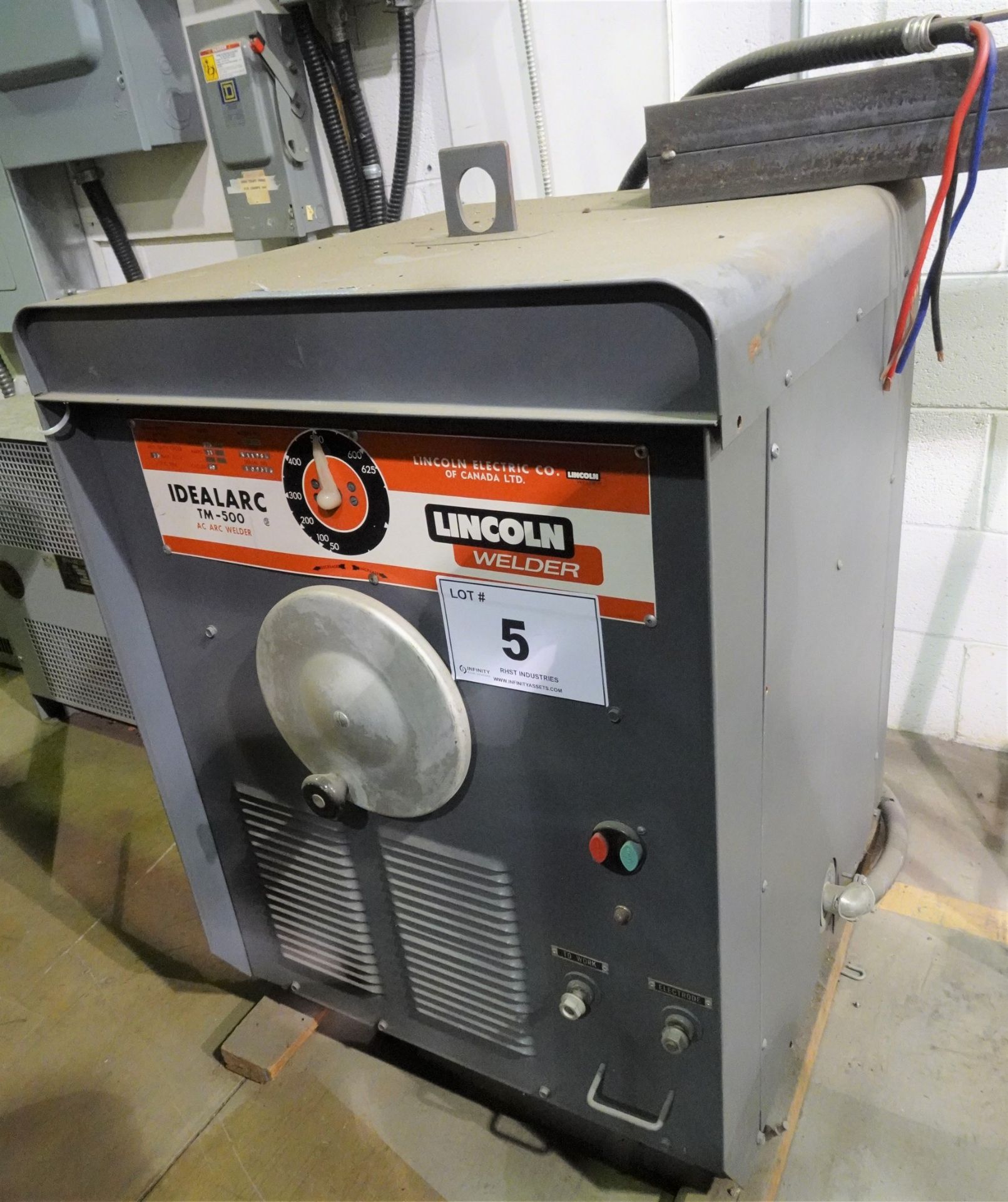 LINCOLN IDEALARC TM-500 AC ARC WELDER, S/N 109316 (RIGGING FEE $80)